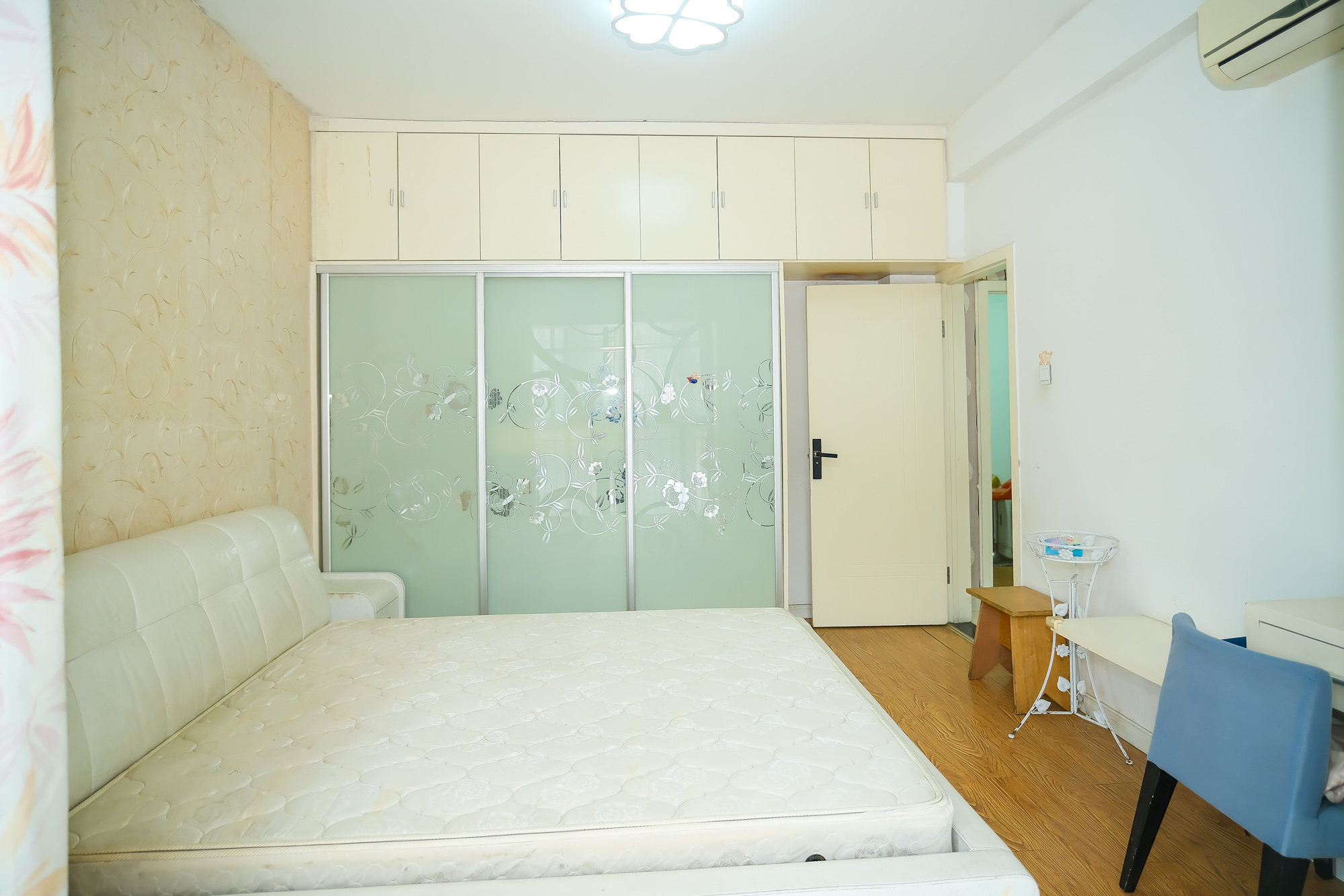 山水湾  3室2厅1卫    55.8万卧室