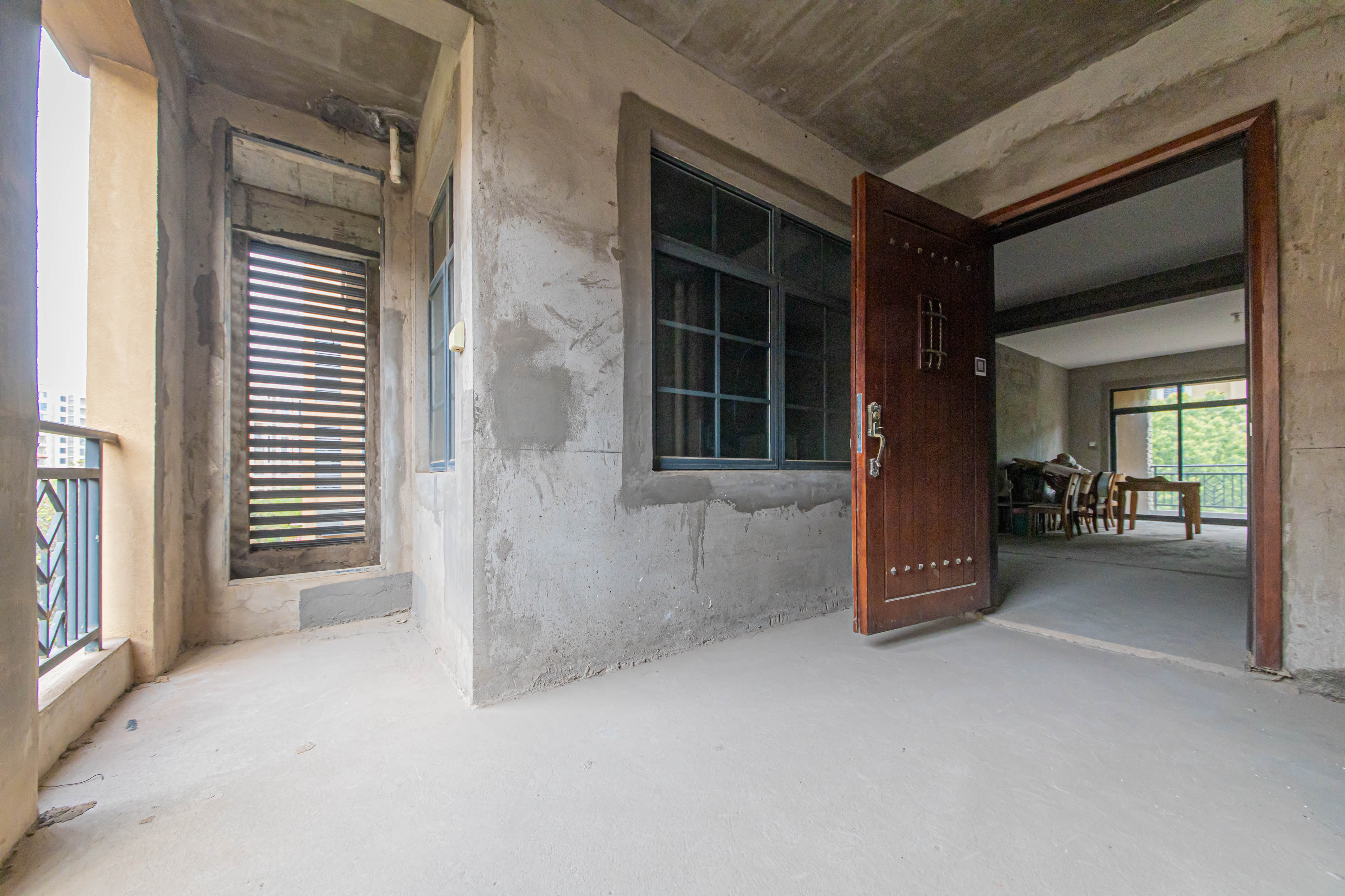 中建芙蓉和苑  4室2厅3卫    315.97万其他