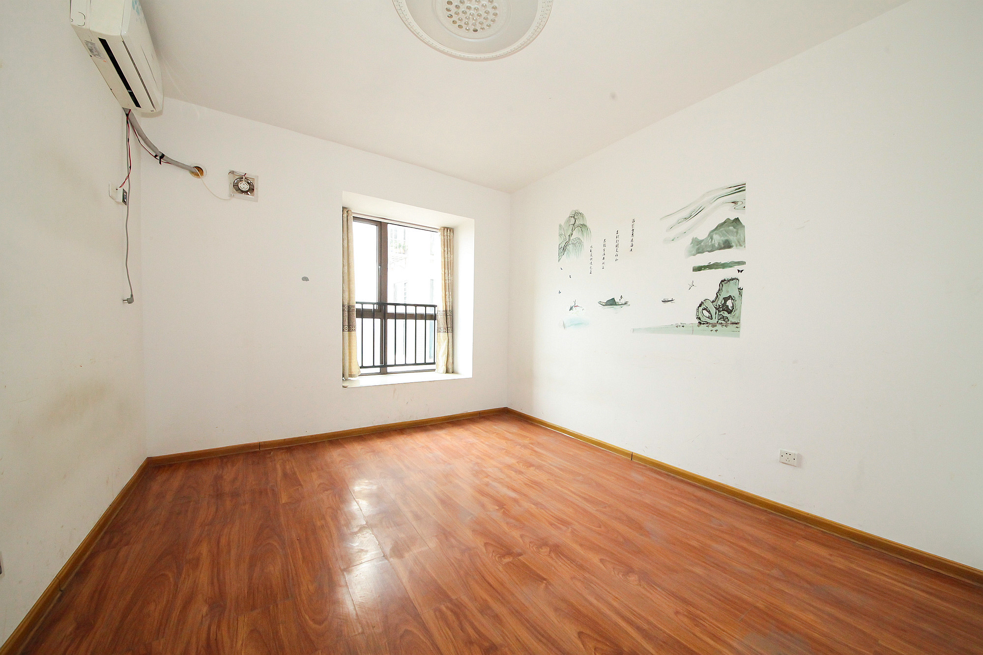 水岸世景 3室2厅2卫 98.00万 水岸世景 3室2厅2卫 98.00万卧室