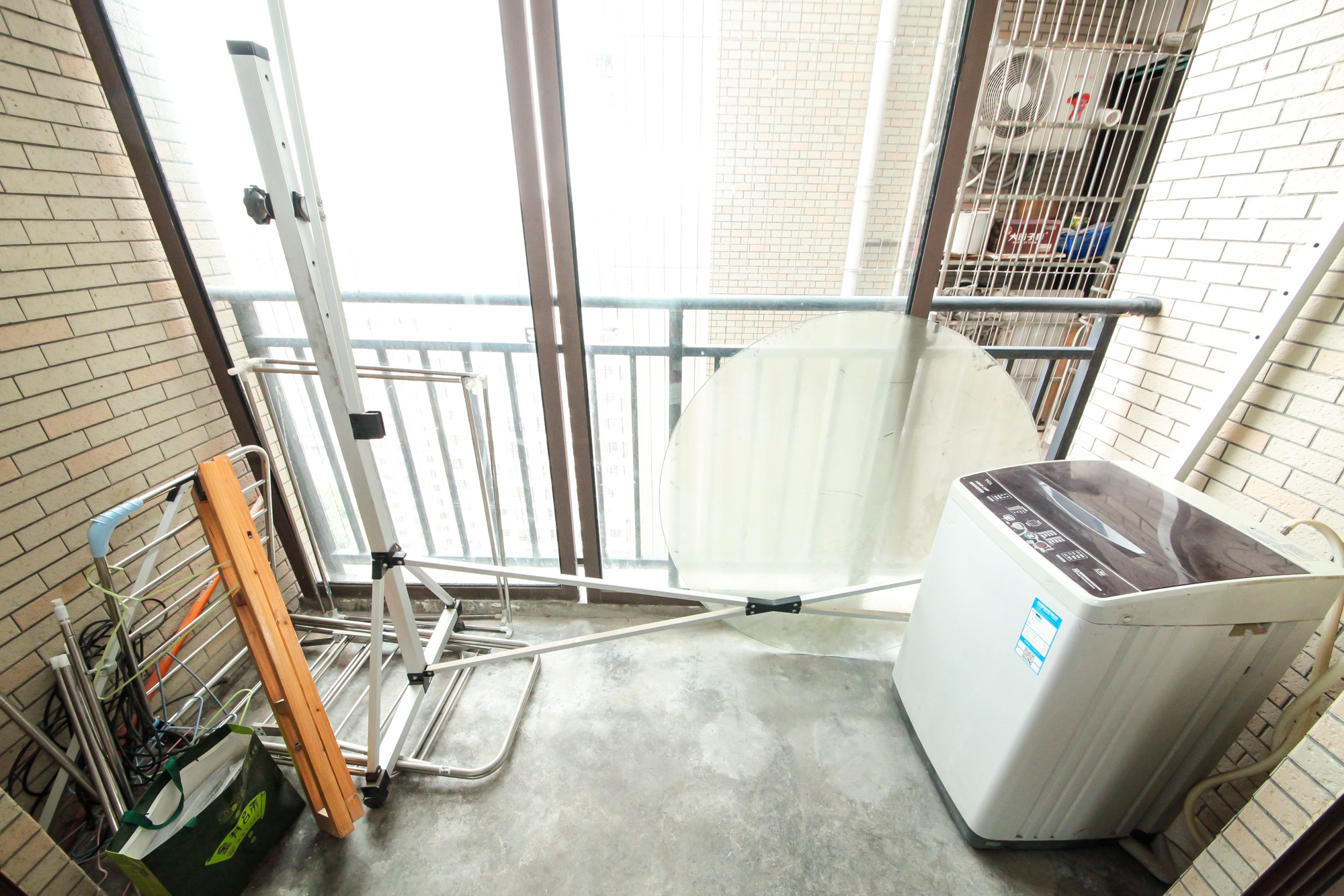 水岸世景 3室2厅2卫 98.00万 水岸世景 3室2厅2卫 98.00万阳台