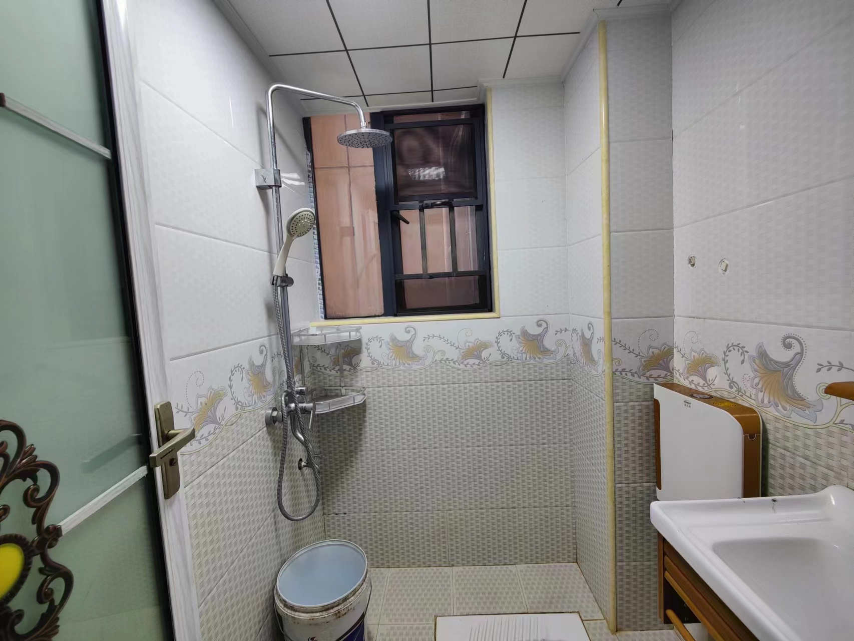 百弘学府城  3室2厅2卫   1800.00元/月室内图