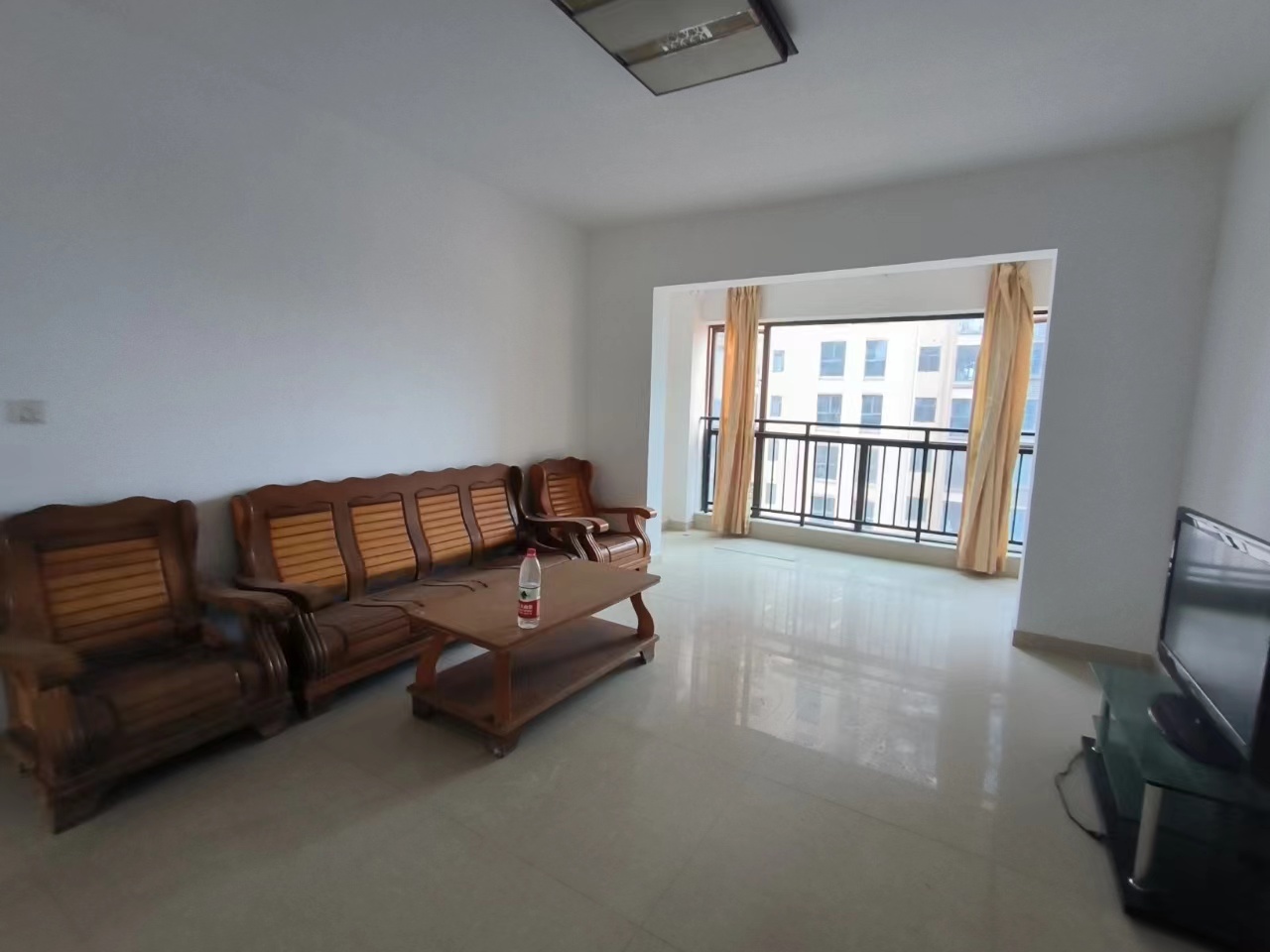 水岸花城(翠堤湾) 3室2厅1卫 41.00万 水岸花城(翠堤湾) 3室2厅1卫 41.00万室内图