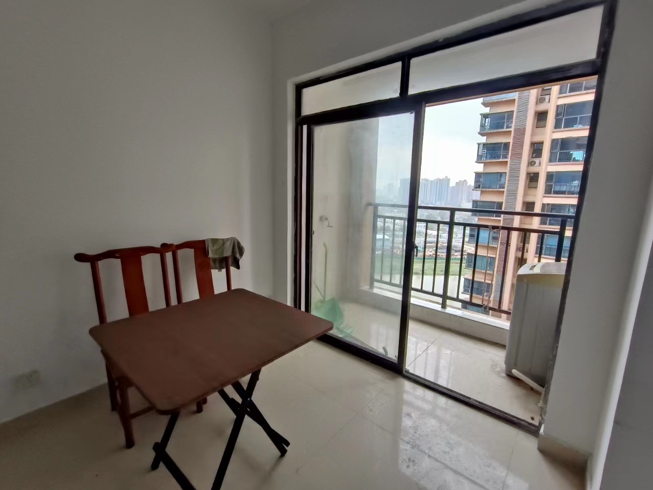 水岸花城(翠堤湾) 3室2厅1卫 41.00万 水岸花城(翠堤湾) 3室2厅1卫 41.00万室内图