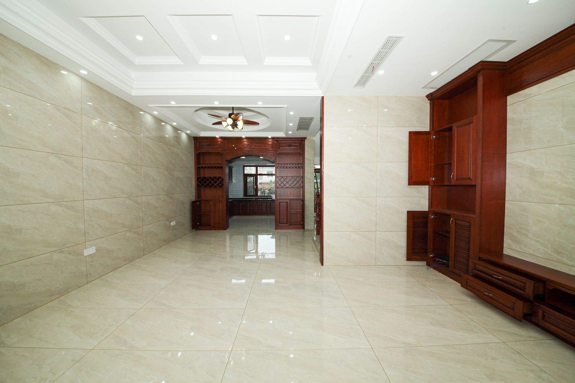 碧桂园威尼斯城  4室2厅1卫   398.00万 碧桂园威尼斯城  4室2厅1卫   398.00万客厅