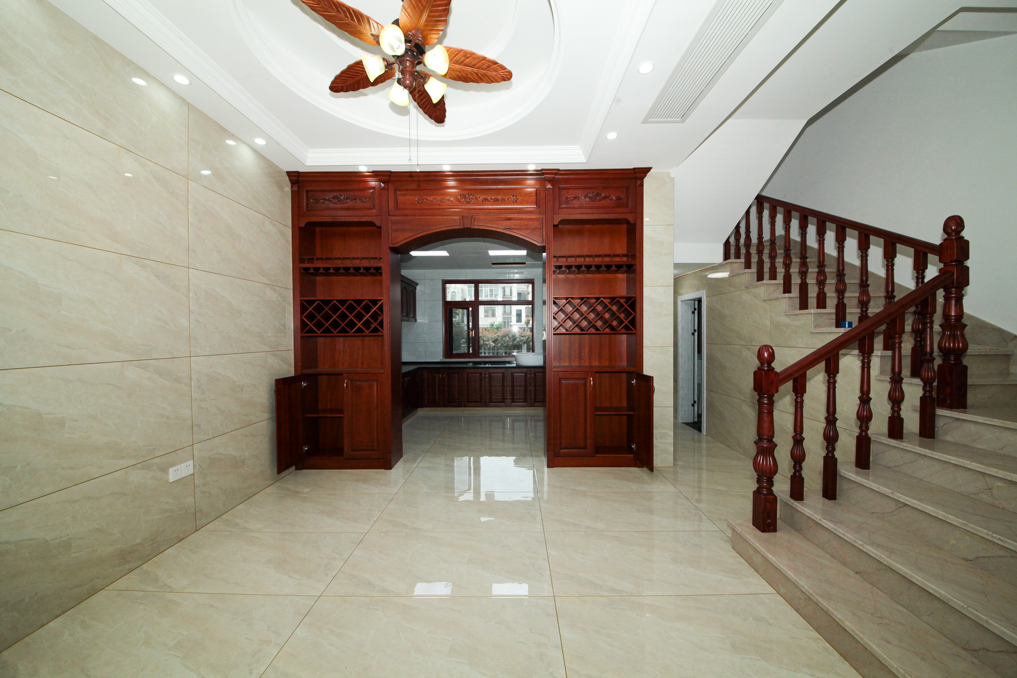 碧桂园威尼斯城  4室2厅1卫   398.00万 碧桂园威尼斯城  4室2厅1卫   398.00万客厅