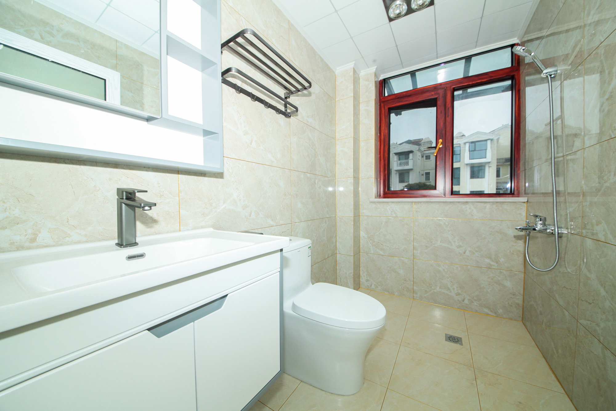 碧桂园威尼斯城  4室2厅1卫   398.00万 碧桂园威尼斯城  4室2厅1卫   398.00万卫生间