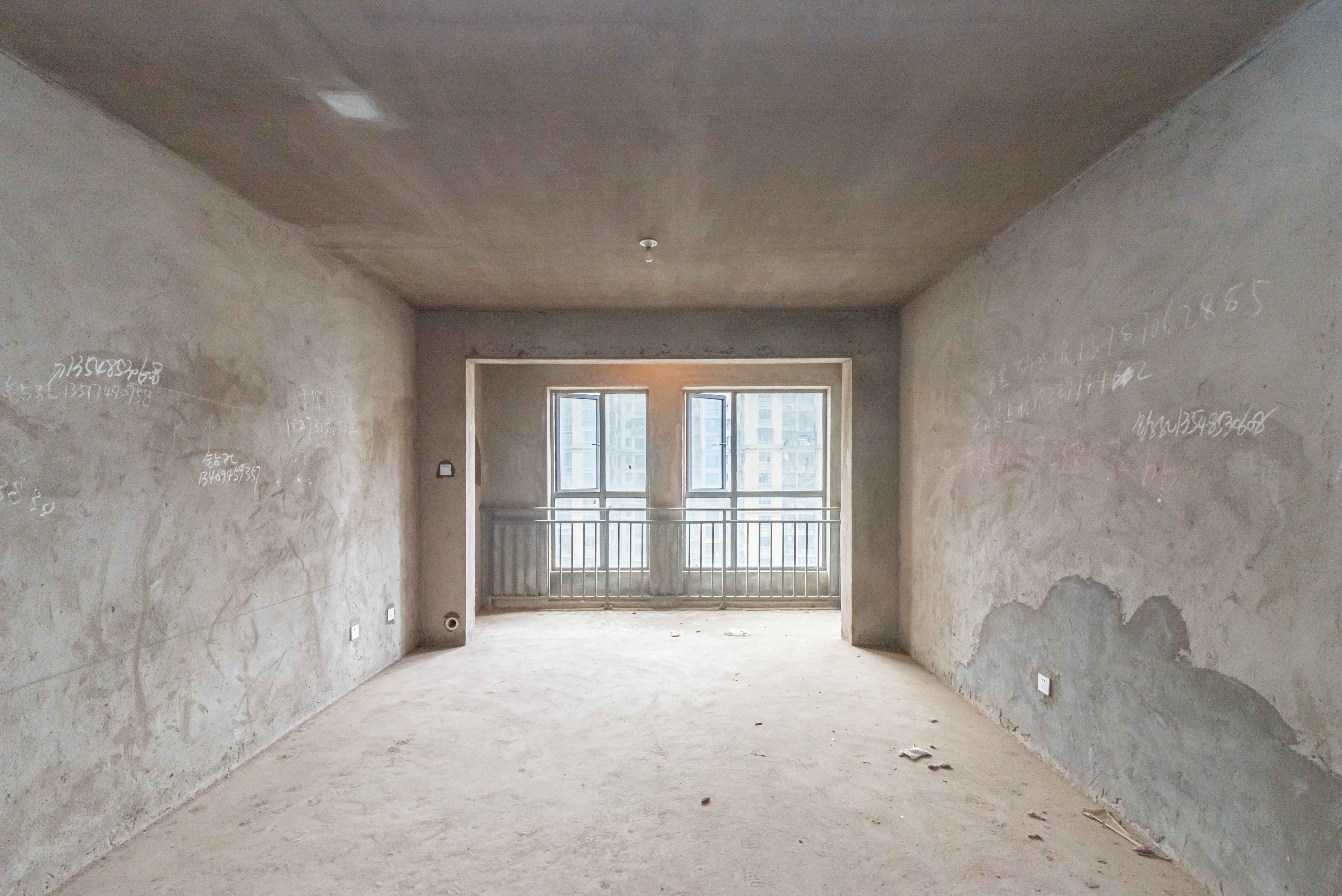 悦湖山  4室2厅2卫    90.0万 悦湖山  4室2厅2卫    90.0万