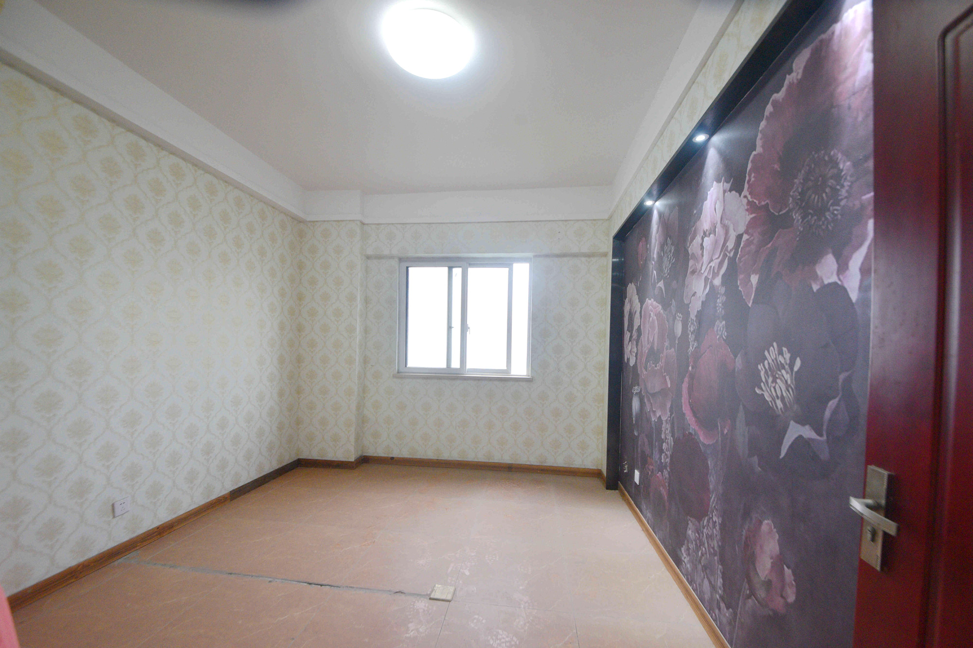 远能锦座(远能水岸金座)  2室1厅1卫    62.6万卧室