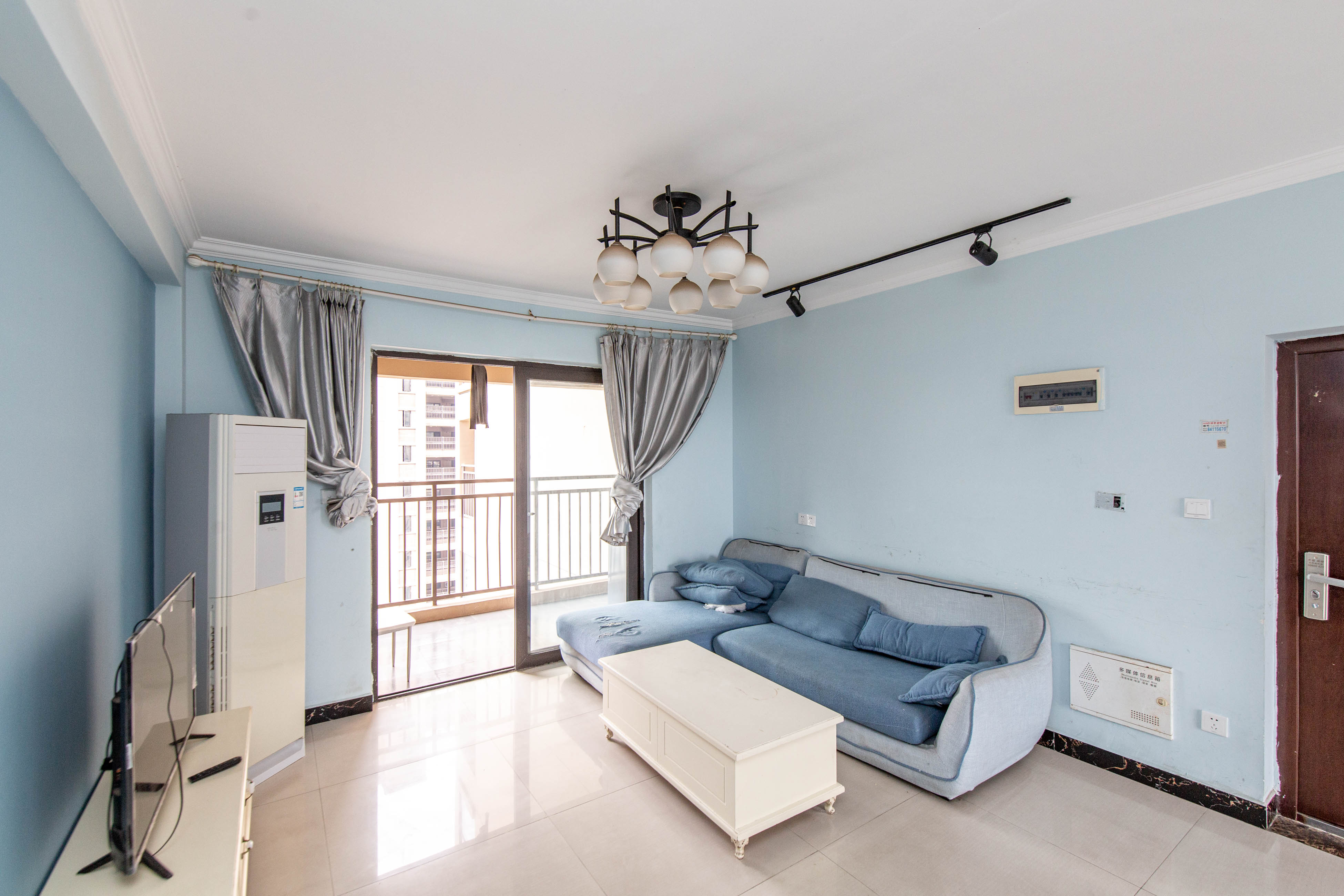 旭辉香樟公馆  4室2厅2卫    148.0万客厅