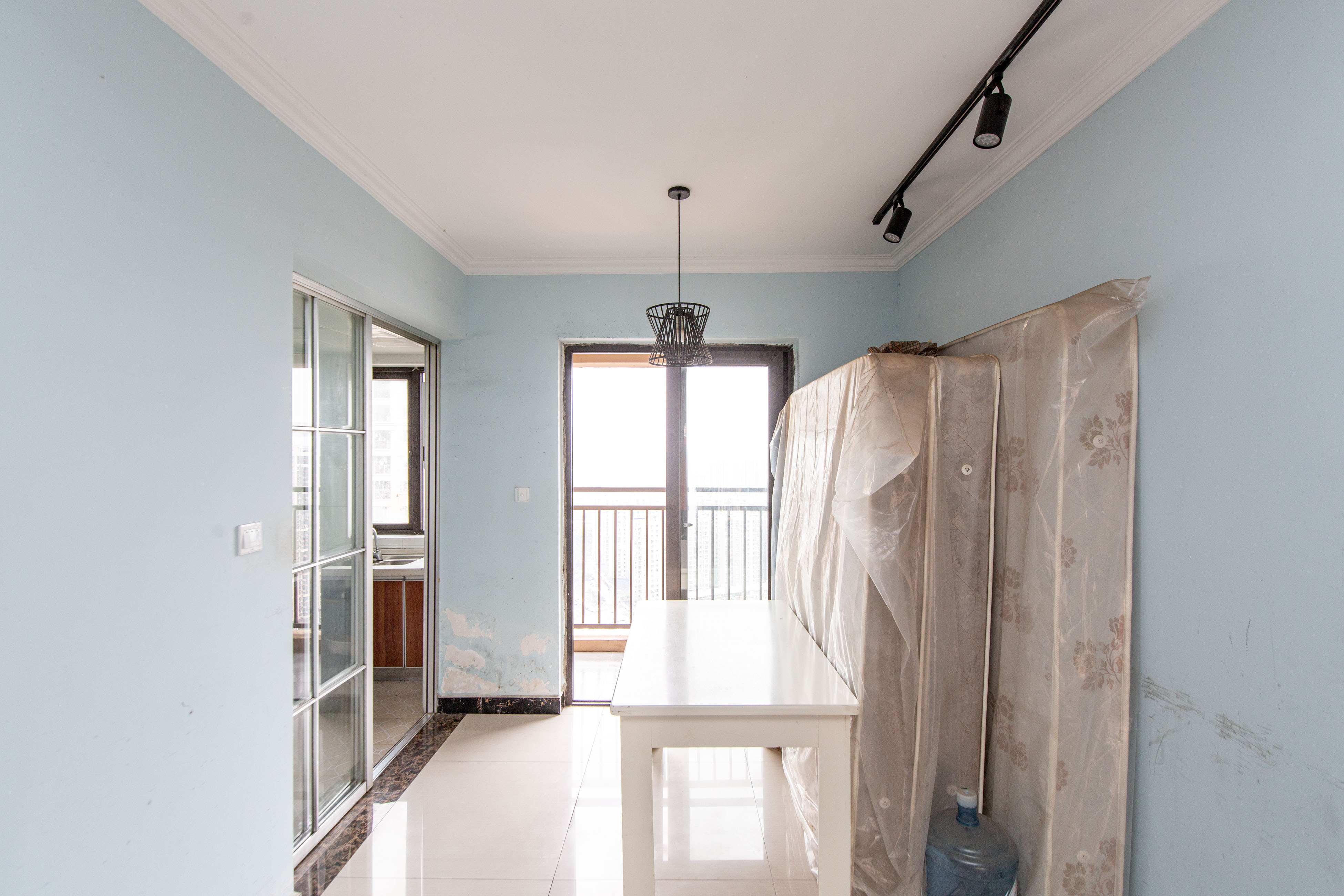 旭辉香樟公馆  4室2厅2卫    148.0万客厅