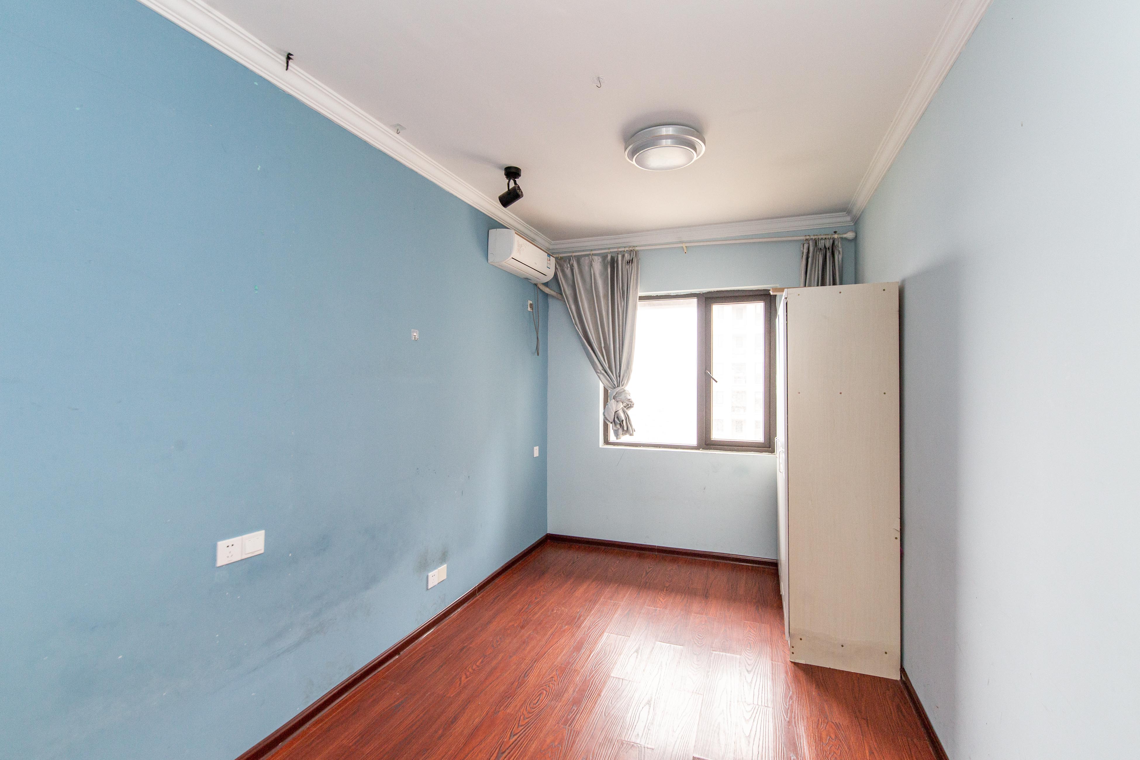 旭辉香樟公馆  4室2厅2卫    148.0万卧室