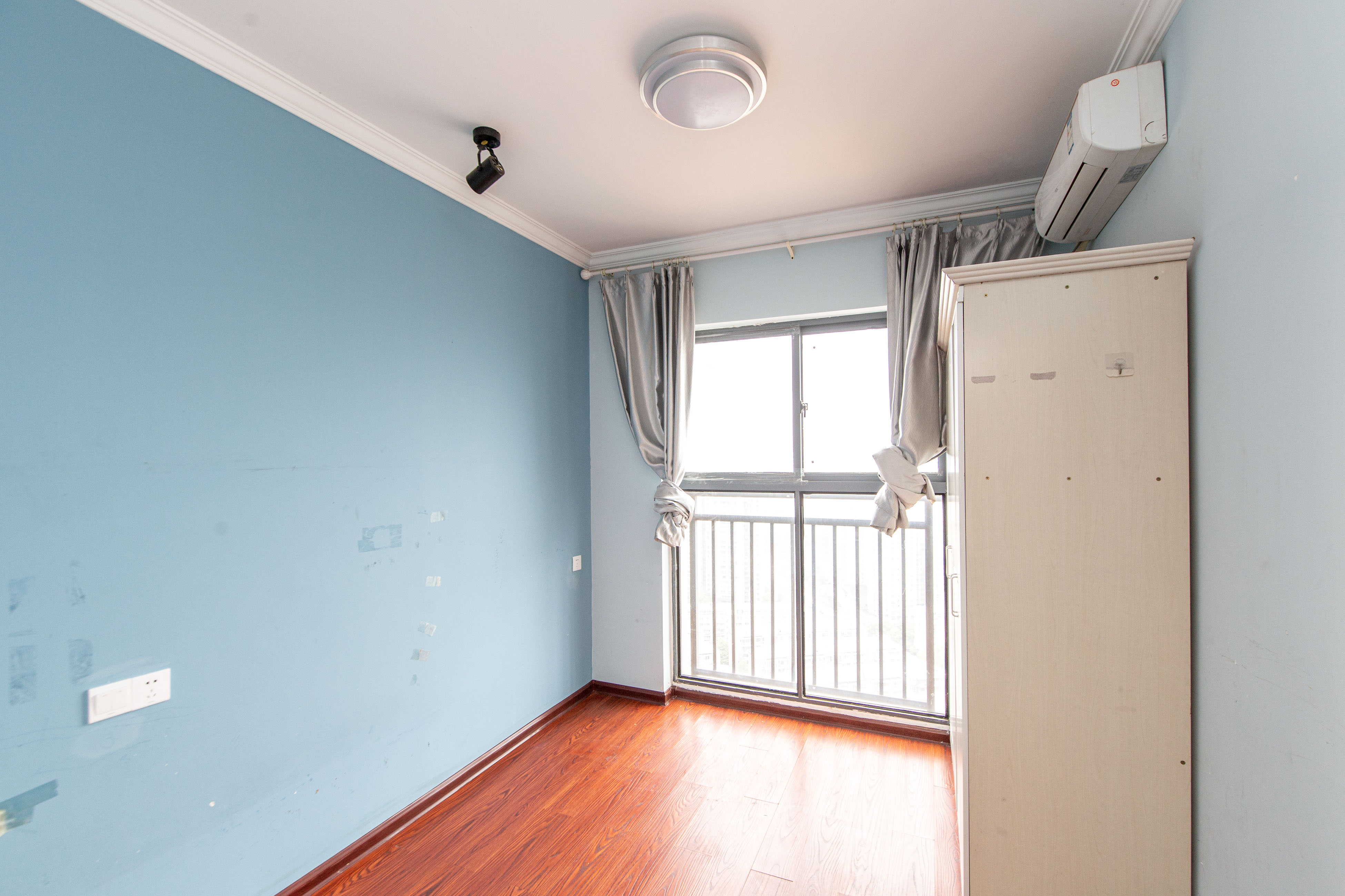 旭辉香樟公馆  4室2厅2卫    148.0万卧室