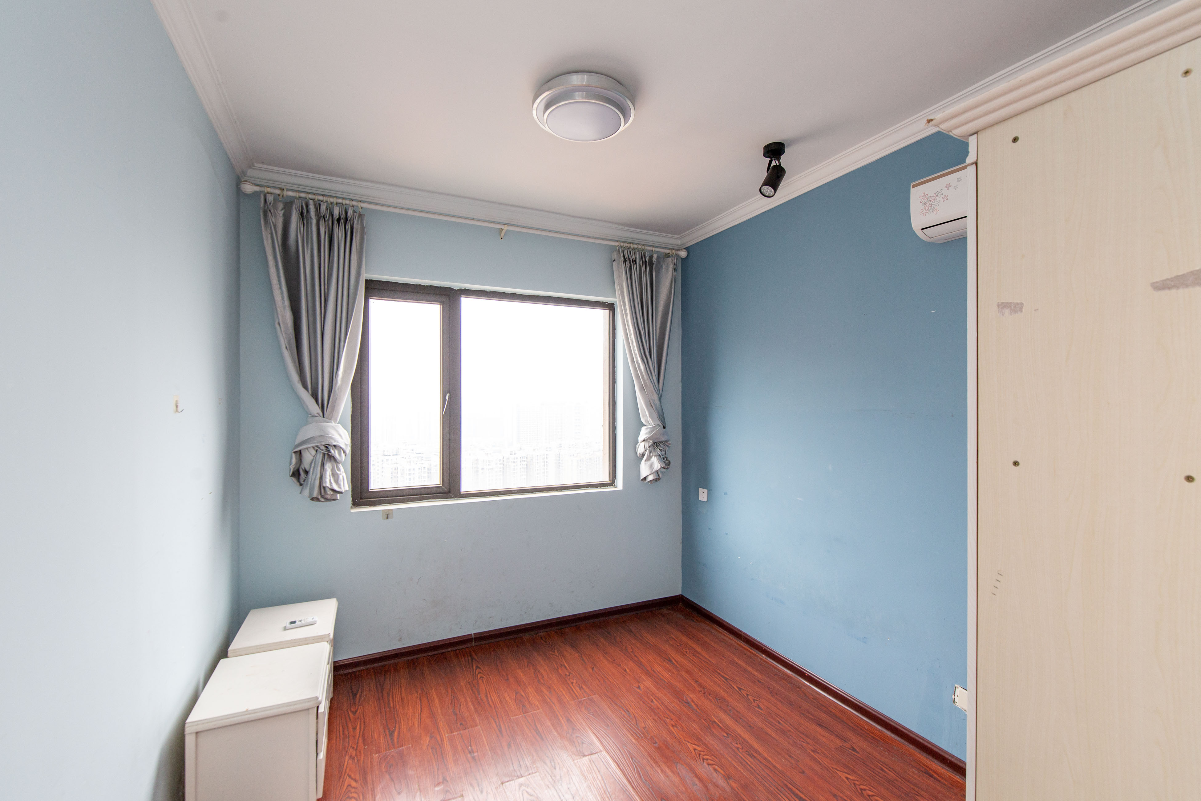 旭辉香樟公馆  4室2厅2卫    148.0万卧室