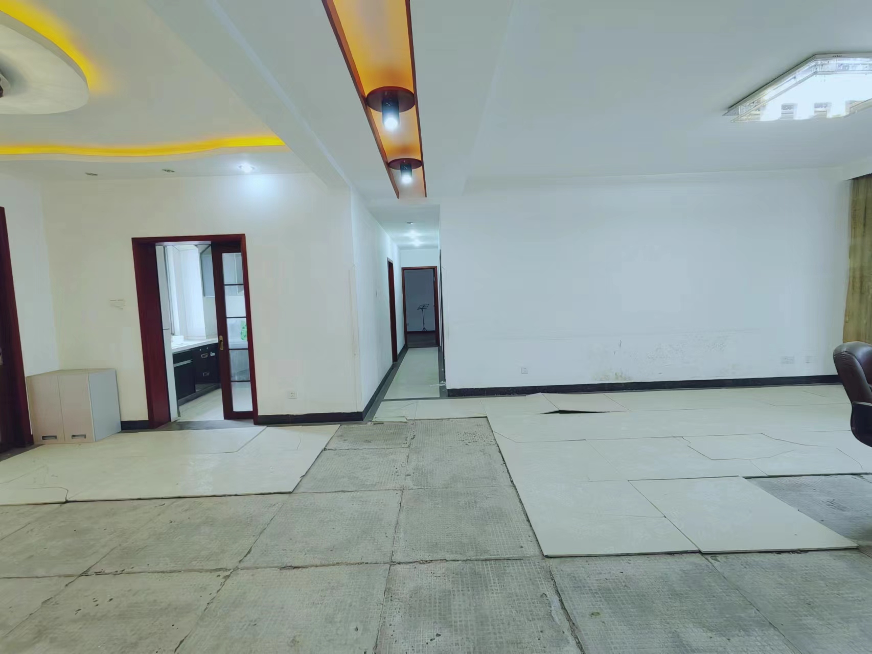 伟大国际 4室2厅2卫 78.00万 伟大国际 4室2厅2卫 78.00万室内图