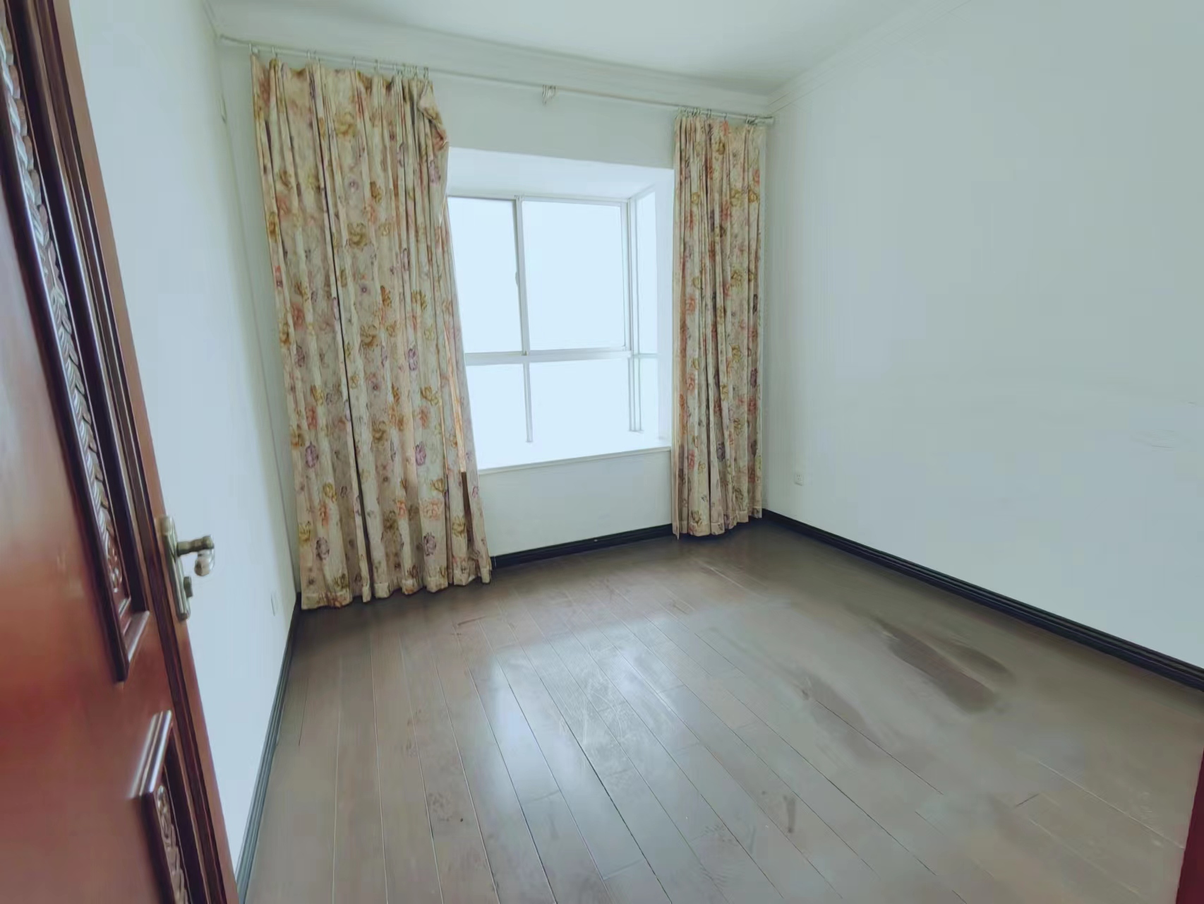 伟大国际 4室2厅2卫 78.00万 伟大国际 4室2厅2卫 78.00万室内图