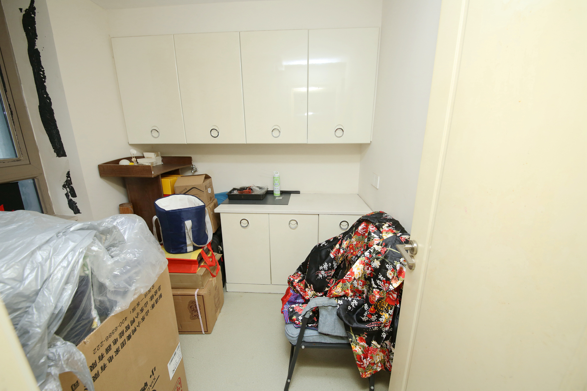 潮宗御苑  4室2厅2卫    320.0万卧室