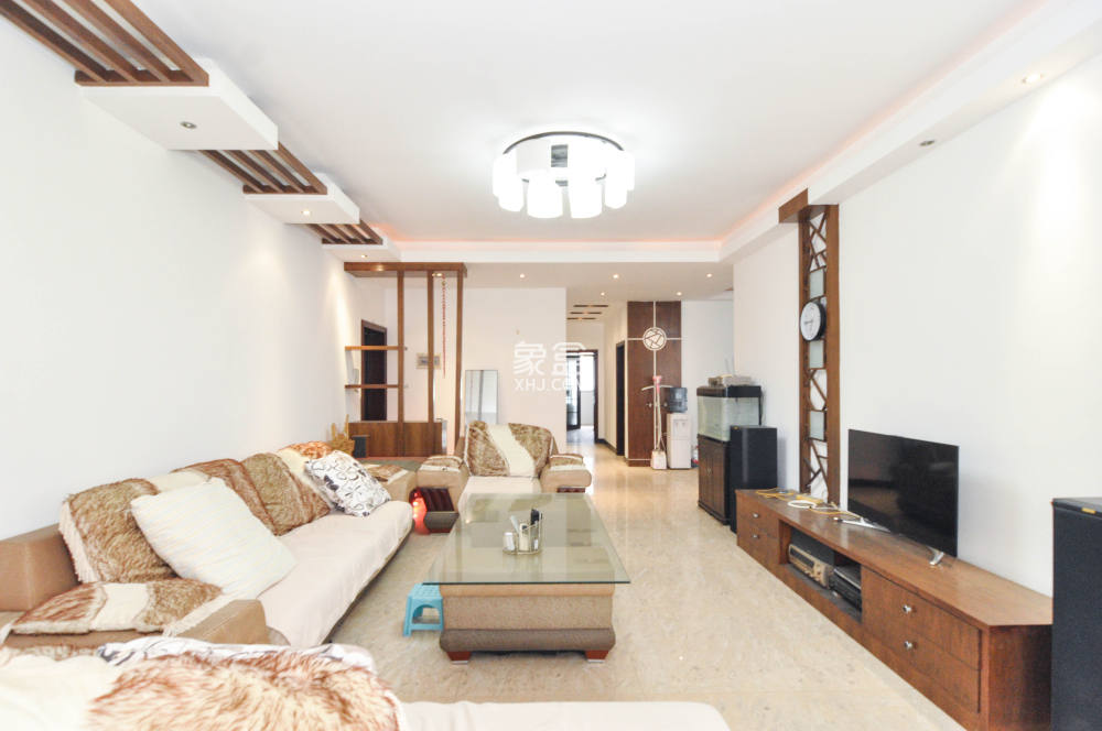 麓谷雅园 3室2厅2卫 90.8万