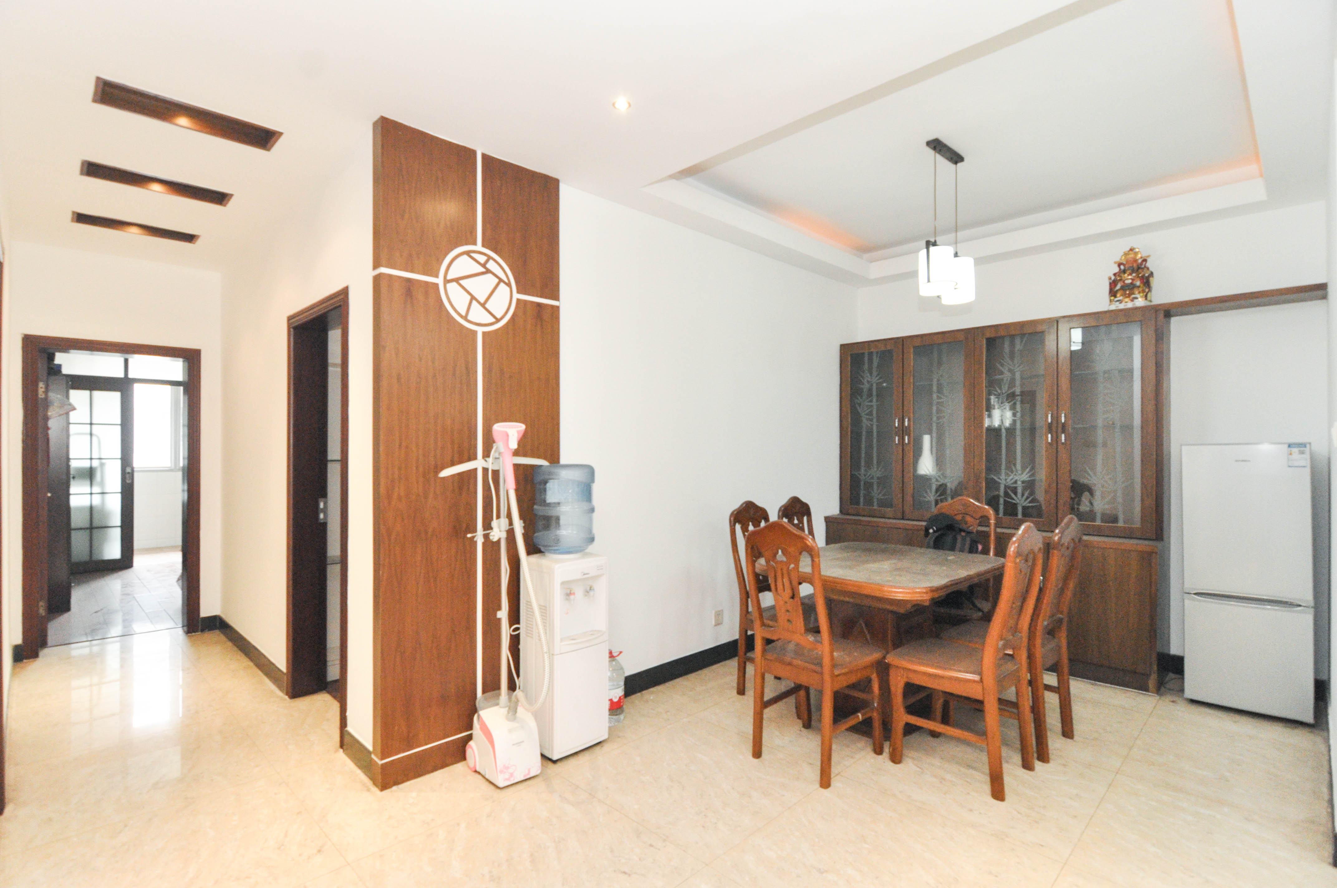 麓谷雅园  3室2厅2卫    90.8万客厅