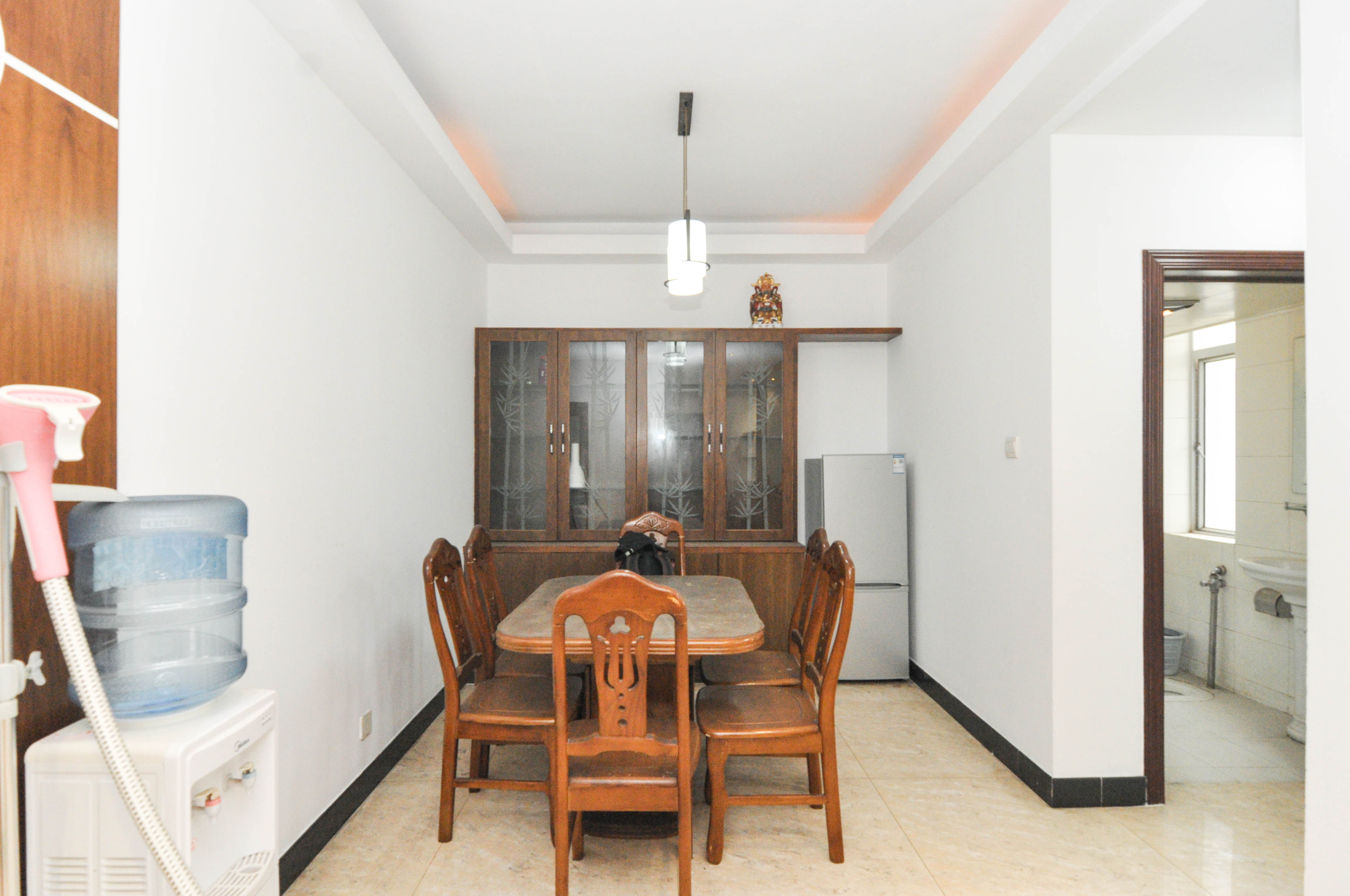 麓谷雅园  3室2厅2卫    90.8万客厅