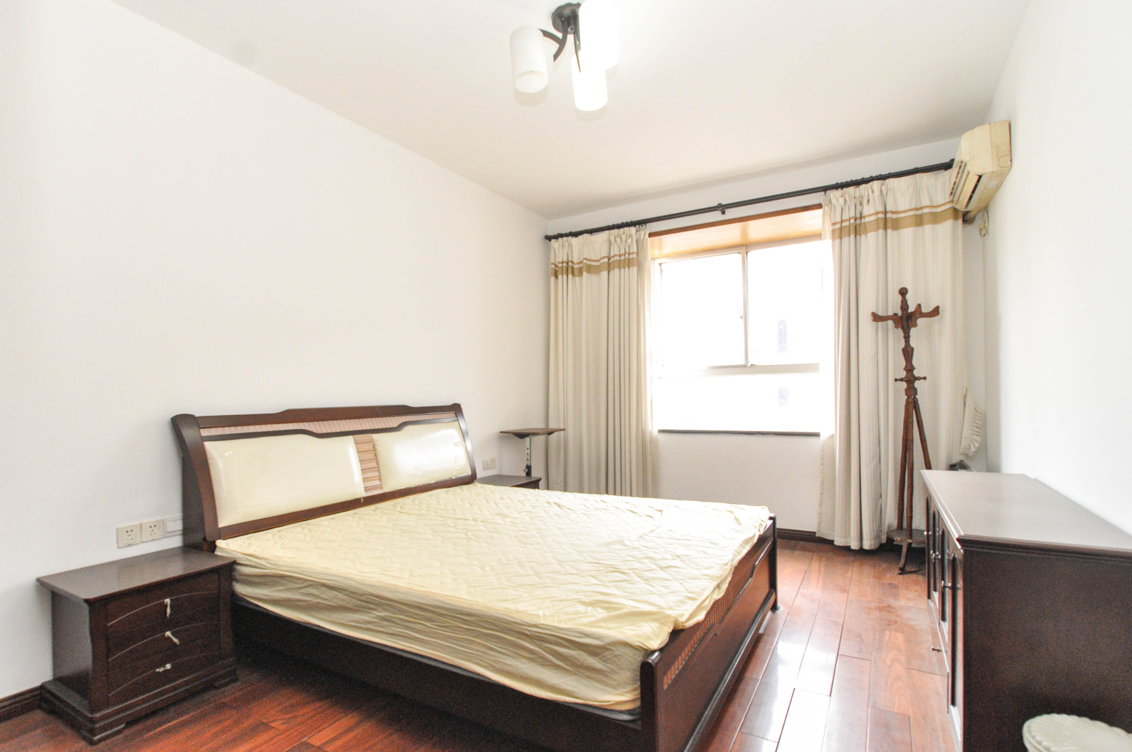 麓谷雅园  3室2厅2卫    90.8万卧室