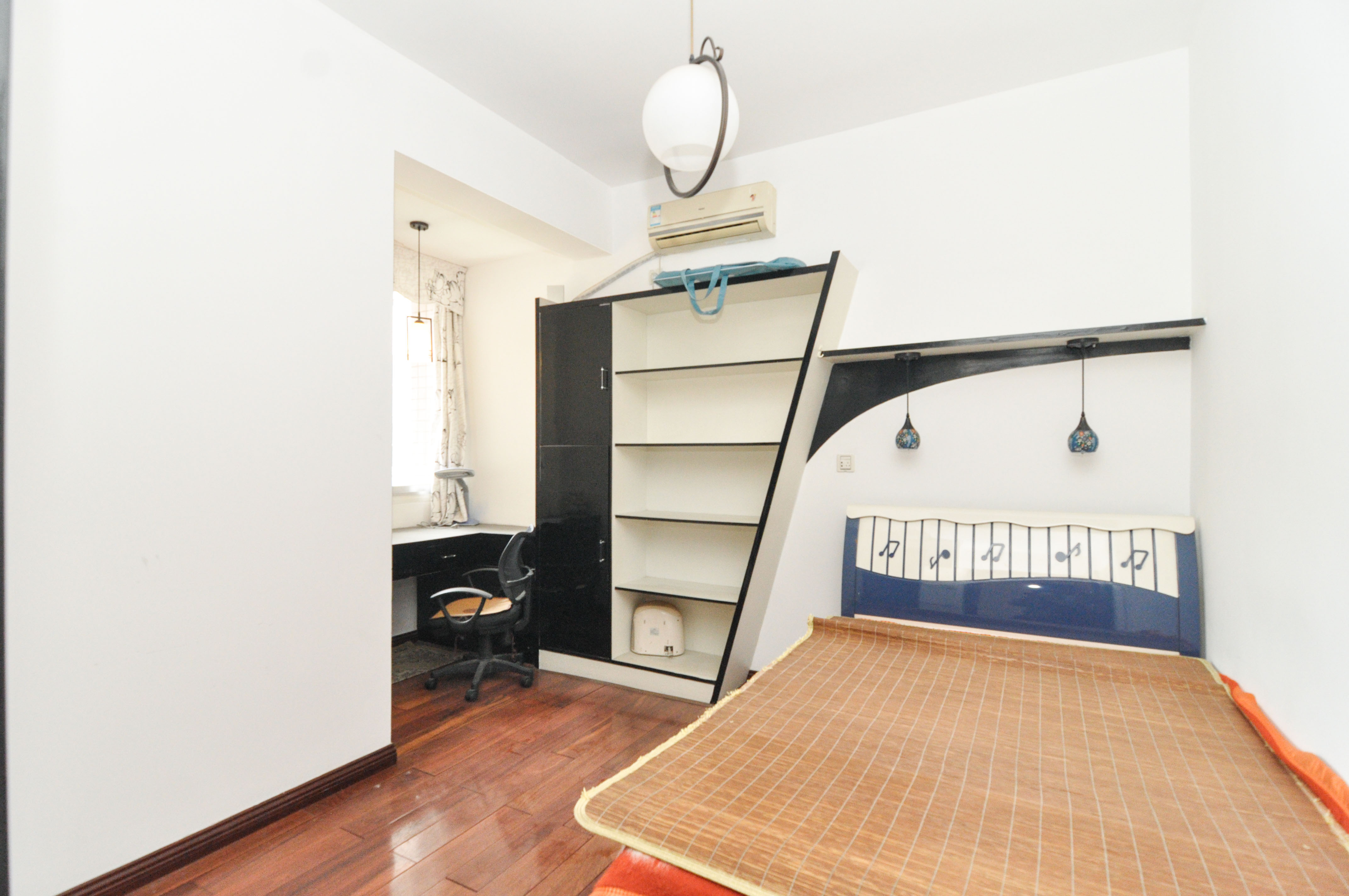 麓谷雅园  3室2厅2卫    90.8万卧室