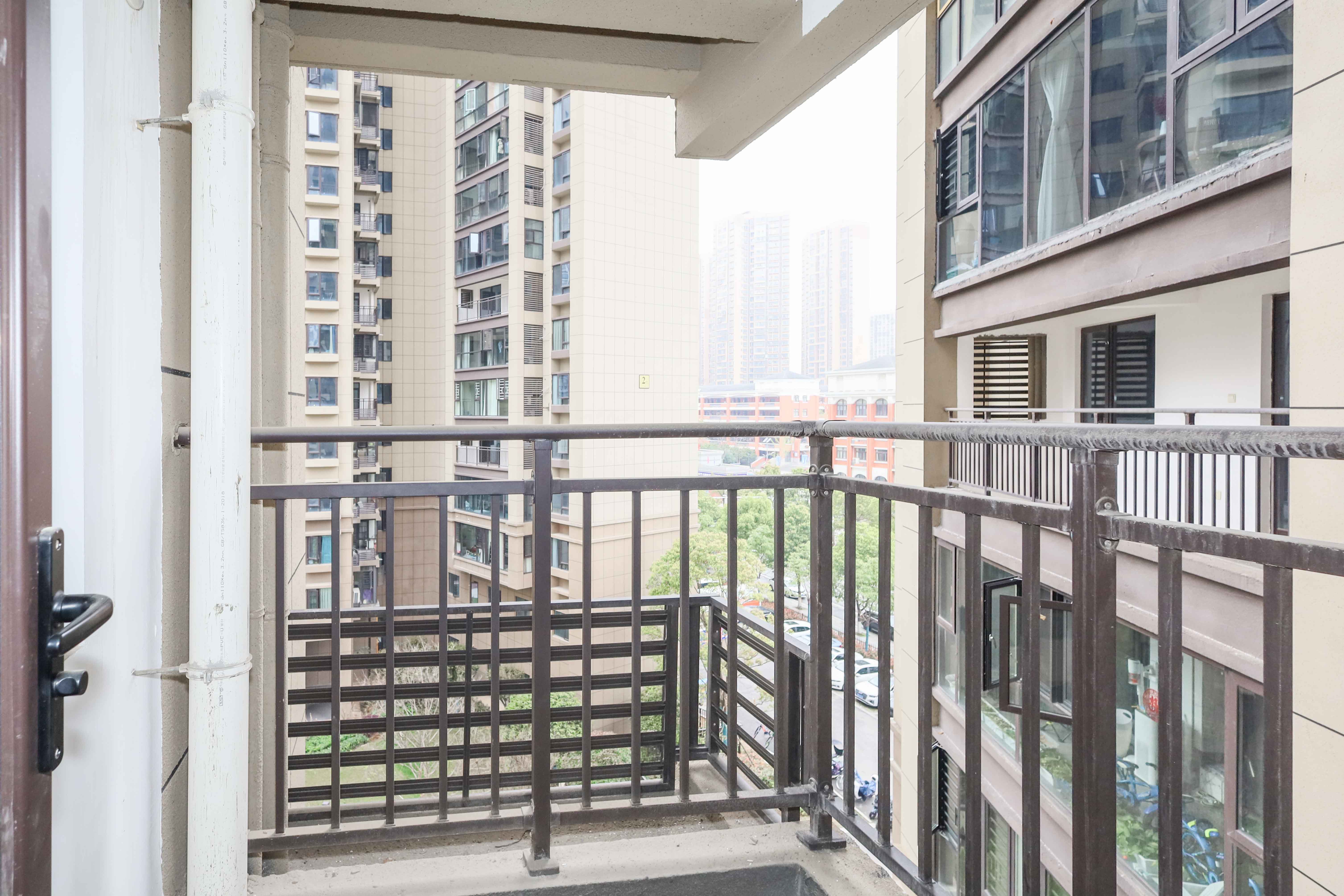 中国铁建梅溪青秀三期  3室2厅2卫   172.00万厨房