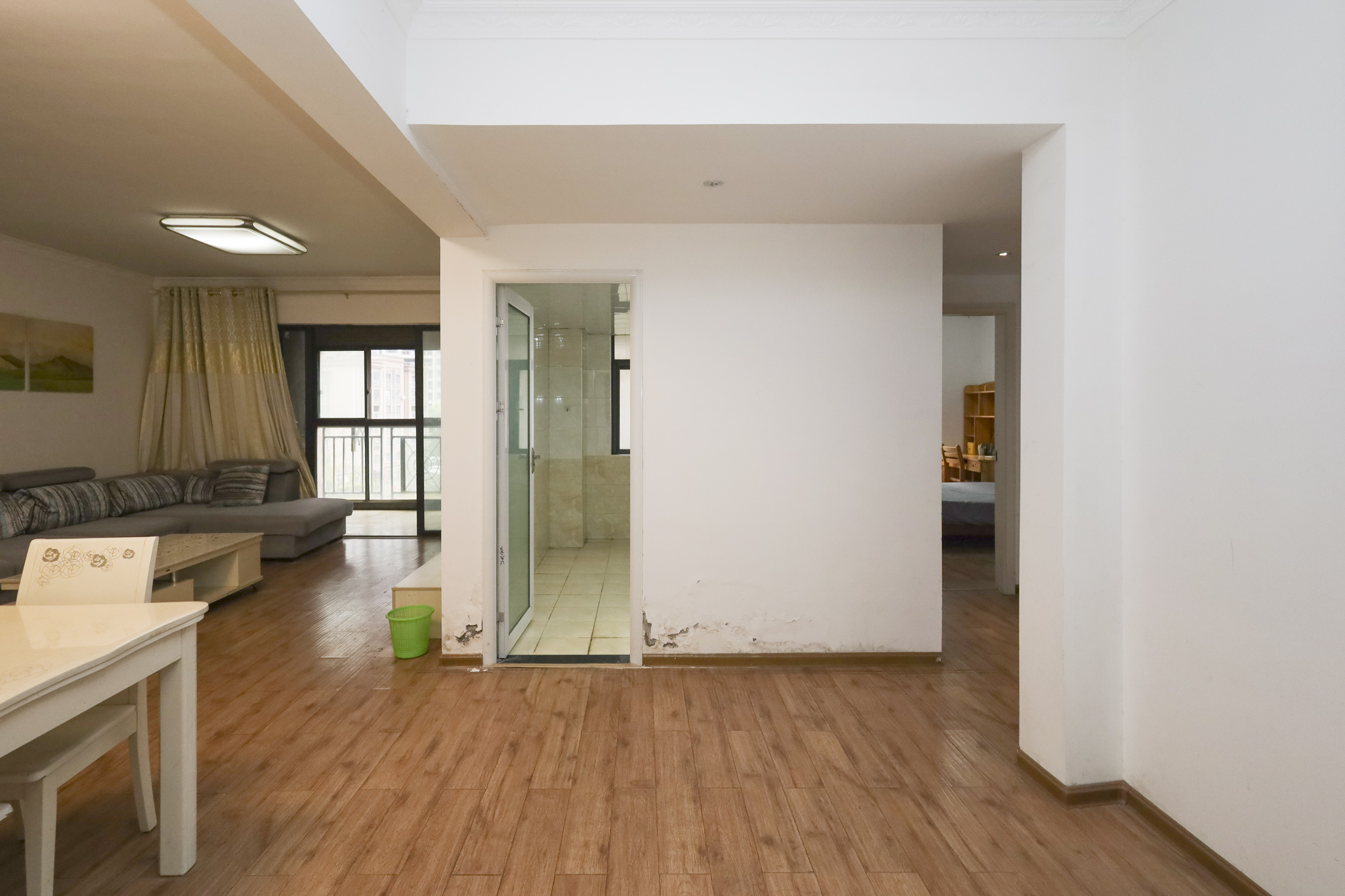 山水誉峰  4室2厅1卫    172.0万客厅