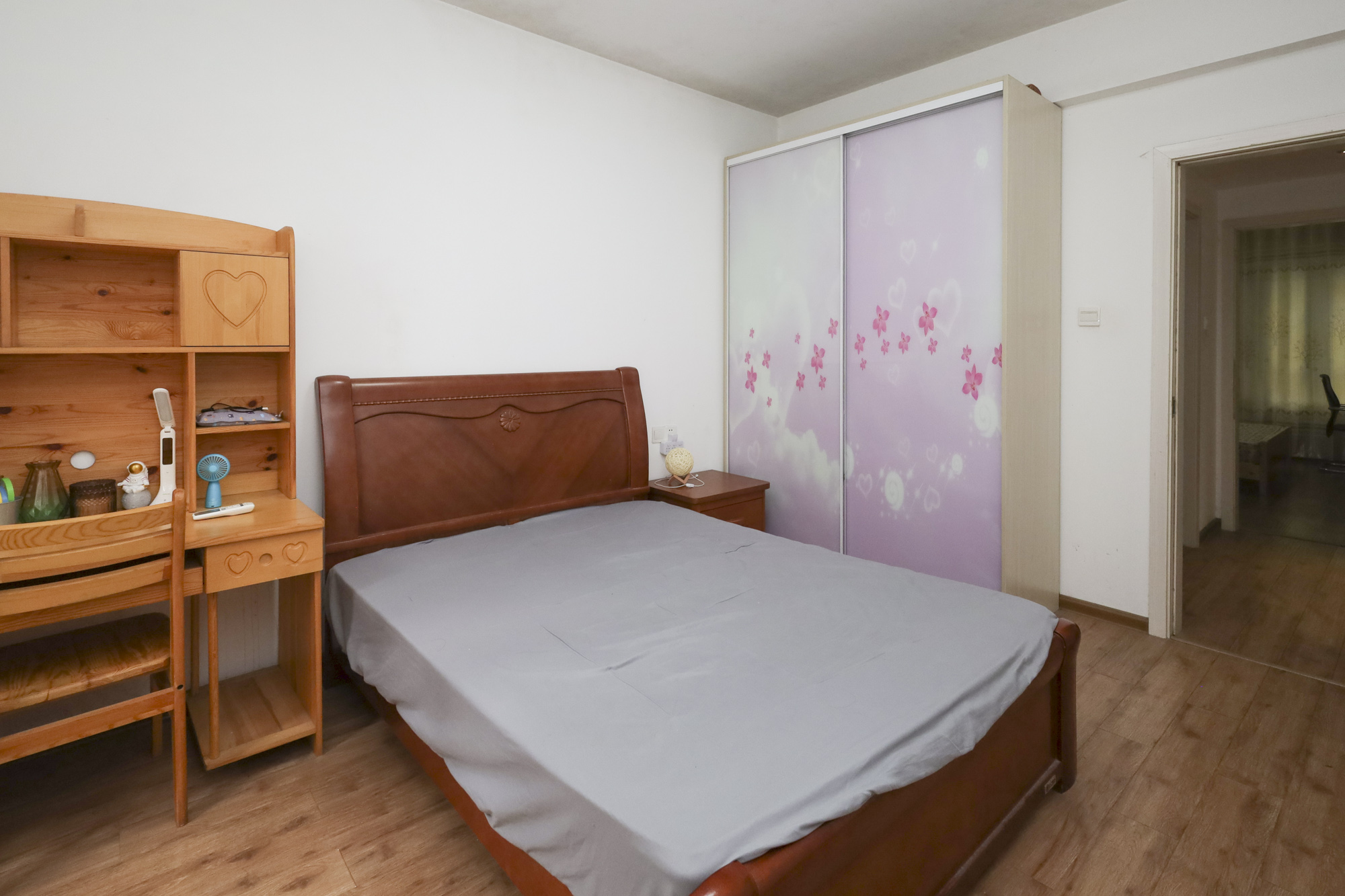 山水誉峰  4室2厅1卫    172.0万卧室