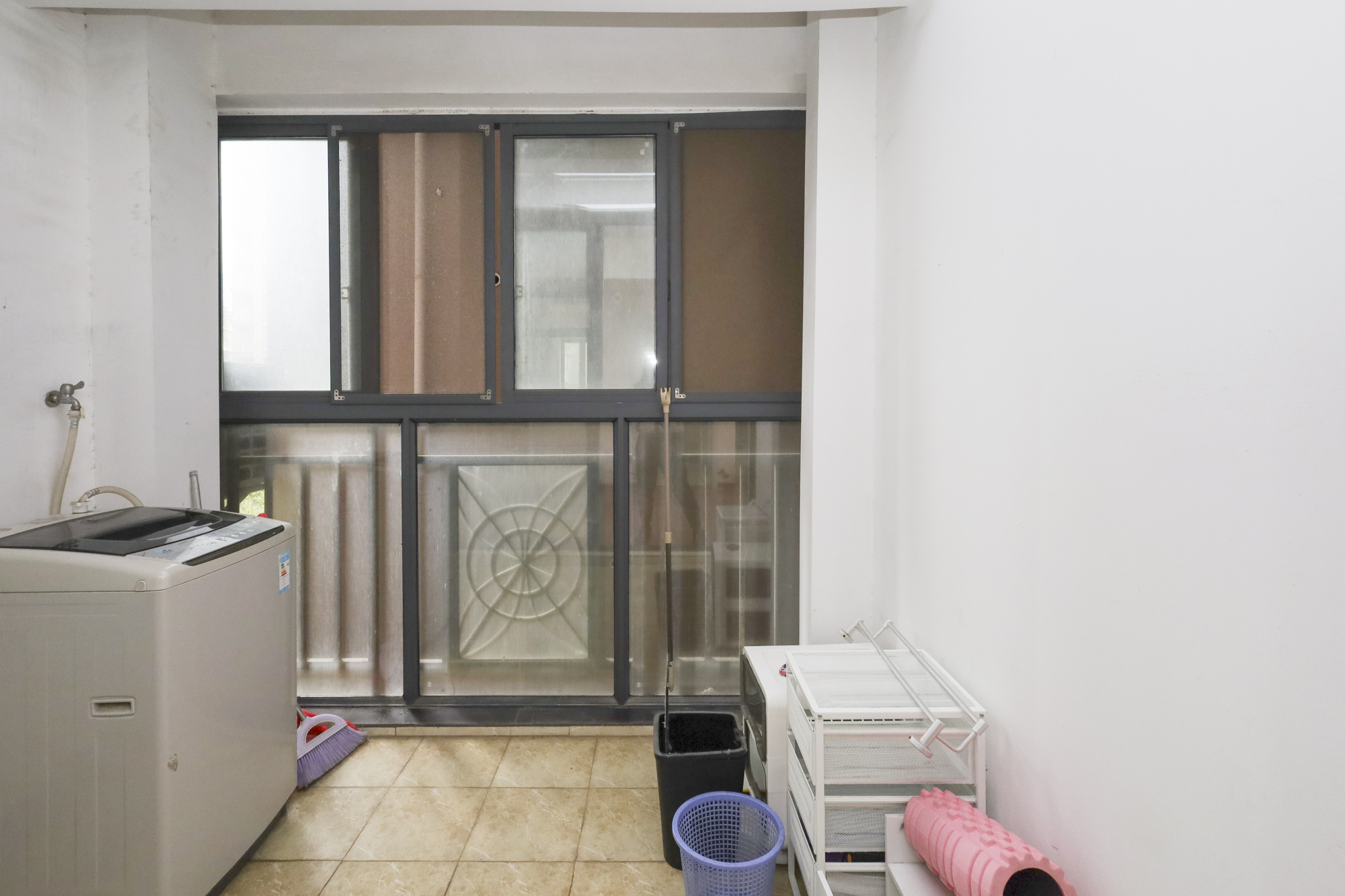 山水誉峰  4室2厅1卫    172.0万阳台