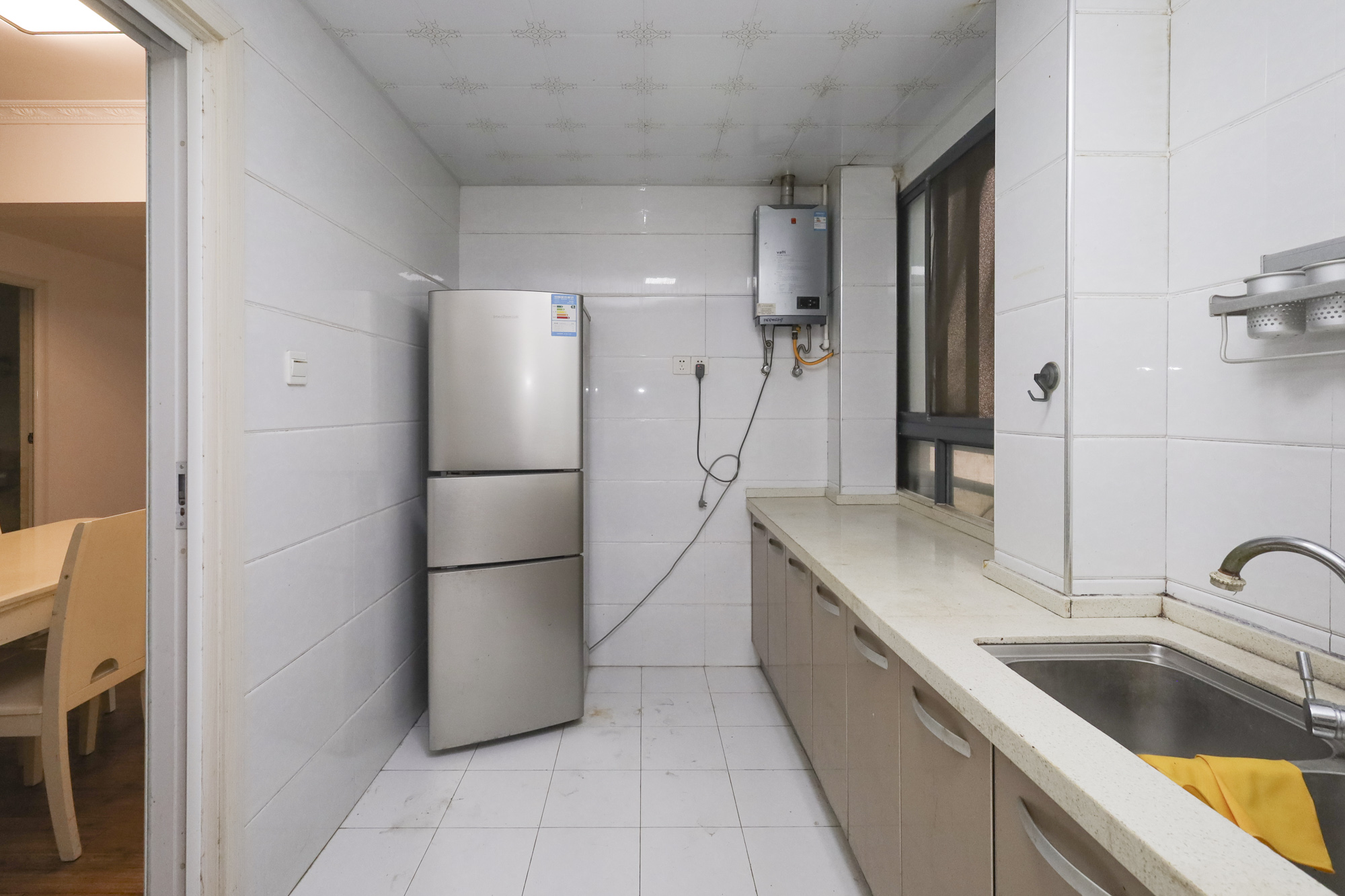 山水誉峰  4室2厅1卫    172.0万厨房