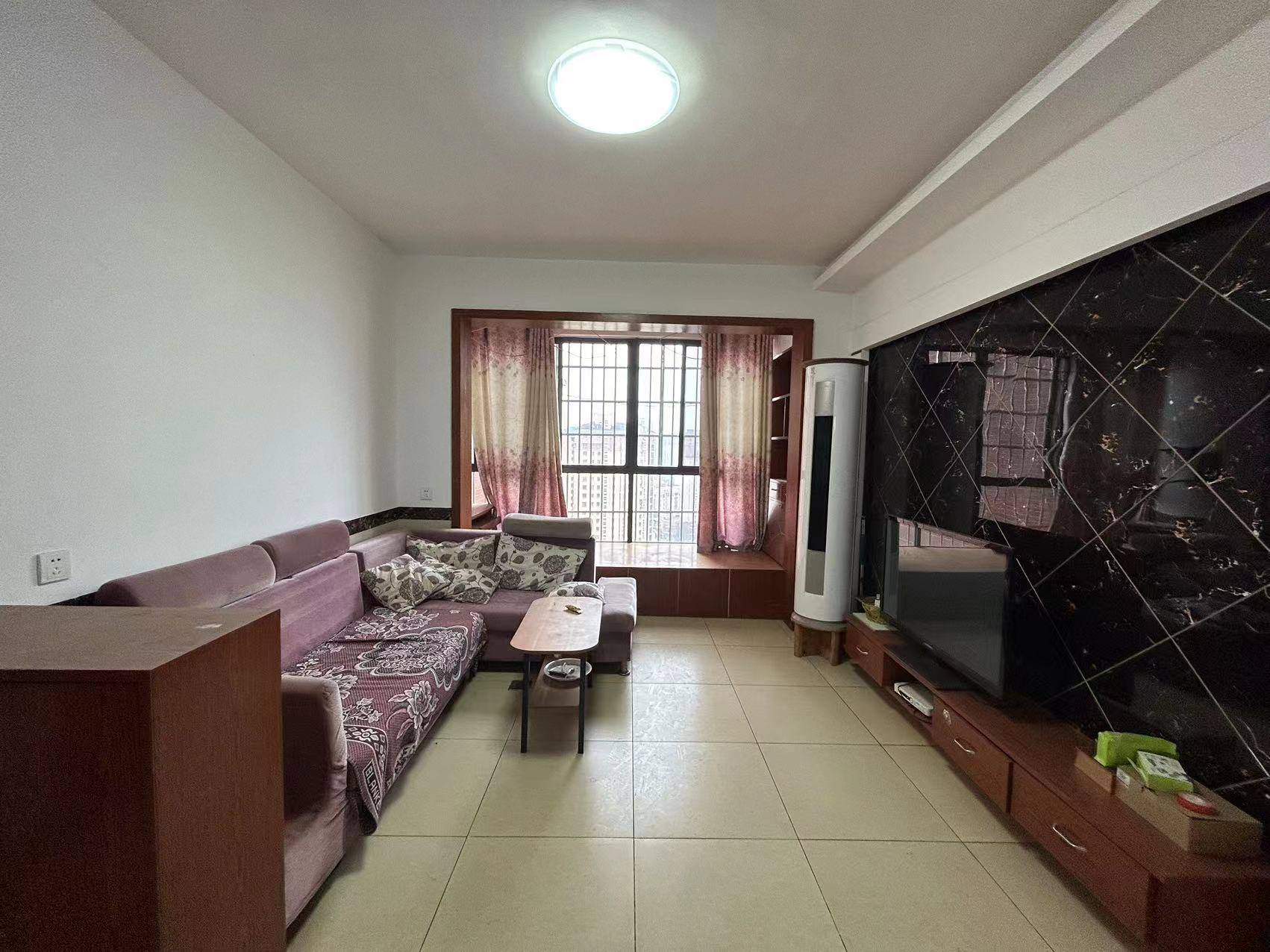 中央皇庭 2室2厅1卫 49.80万 中央皇庭 2室2厅1卫 49.80万室内图