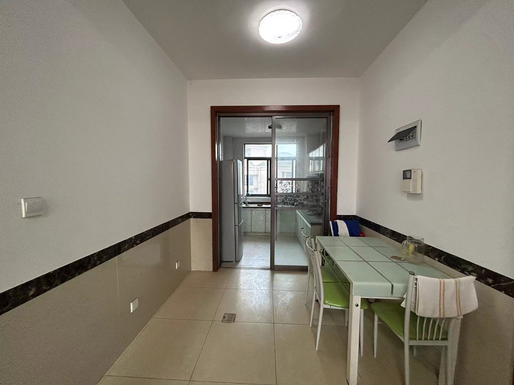 中央皇庭 2室2厅1卫 49.80万 中央皇庭 2室2厅1卫 49.80万室内图