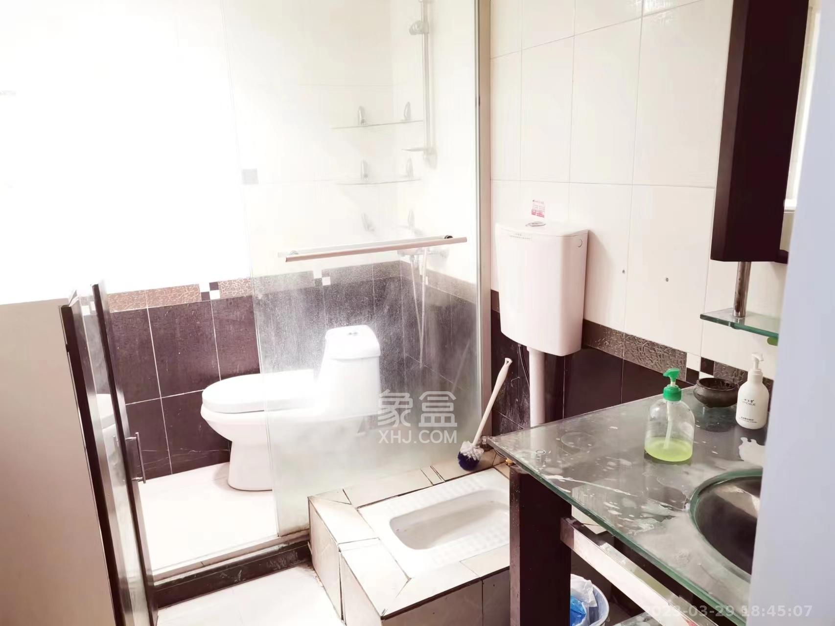 君临天厦 4室2厅2卫 4500.0元/月 君临天厦 4室2厅2卫 4500.0元/月室内图