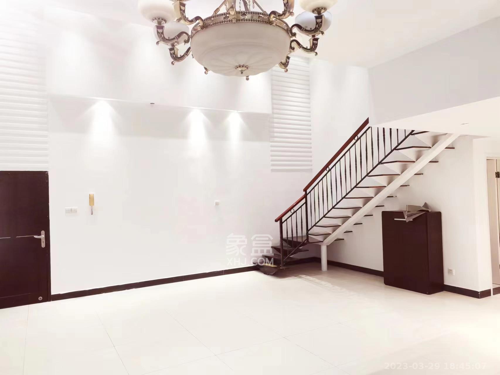 君临天厦 4室2厅2卫 4500.0元/月 君临天厦 4室2厅2卫 4500.0元/月室内图