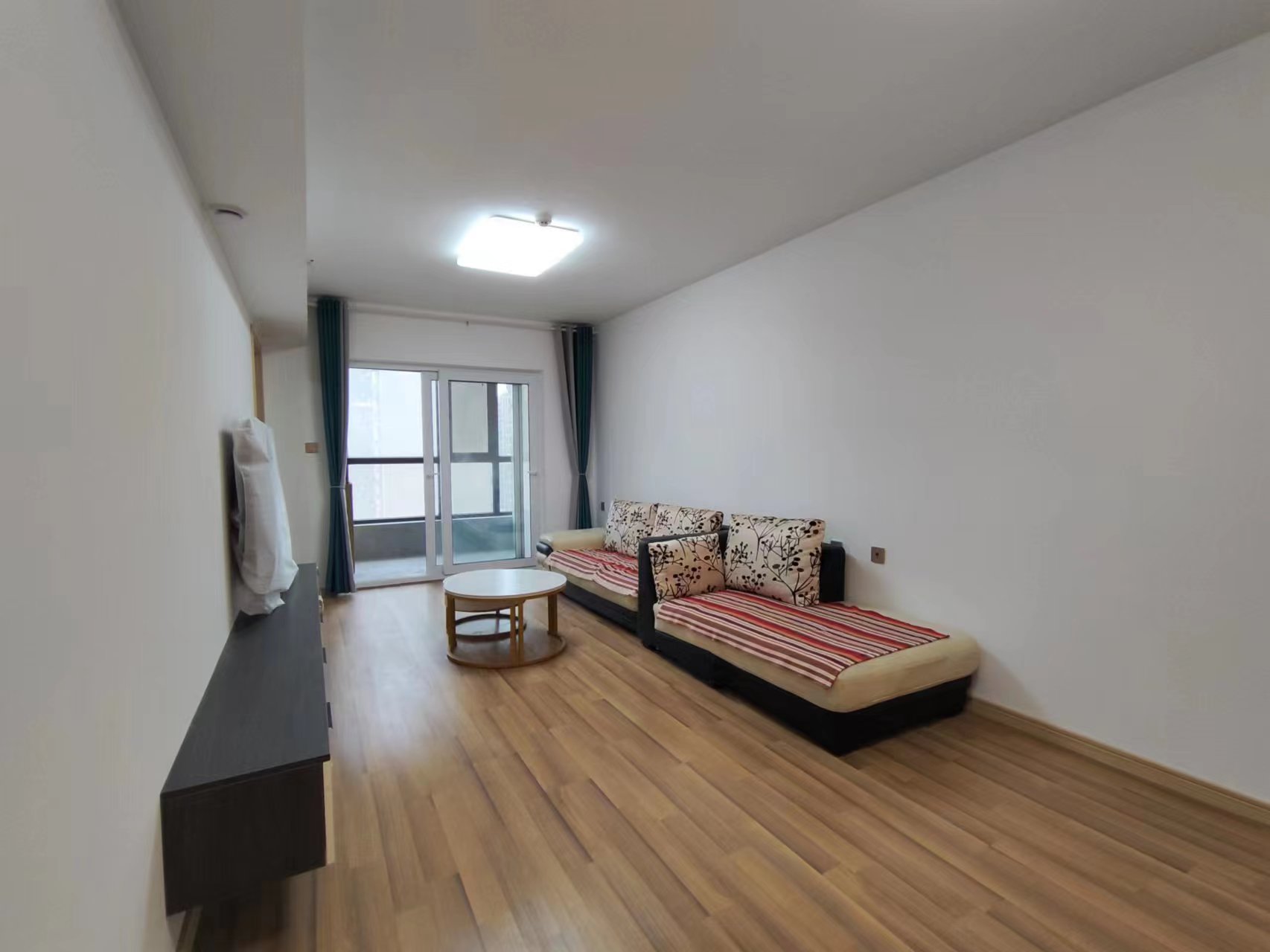 中铁建万科翡翠  3室2厅1卫   3000.00元/月室内图