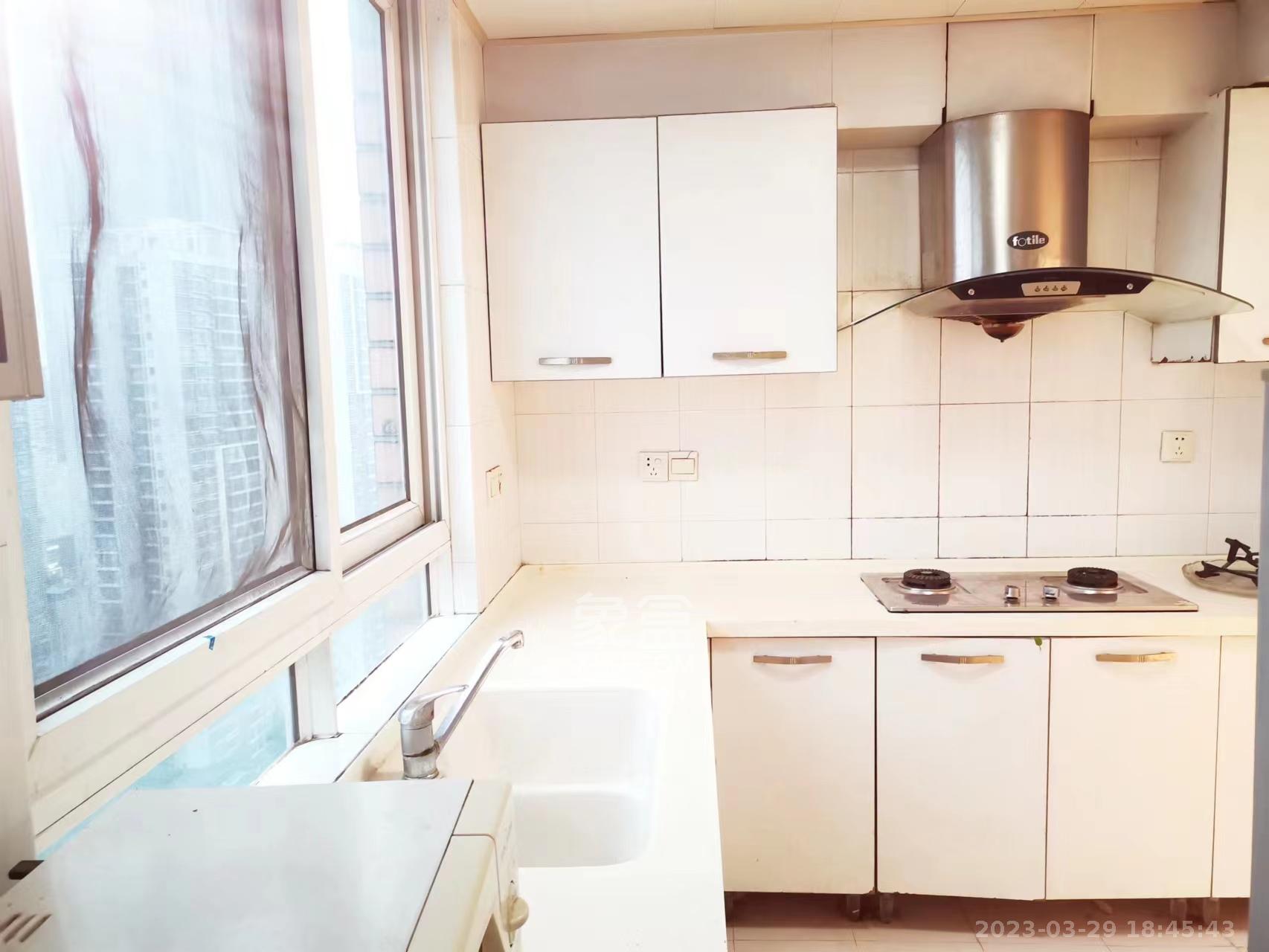 君临天厦 4室2厅2卫 4500.0元/月 君临天厦 4室2厅2卫 4500.0元/月室内图