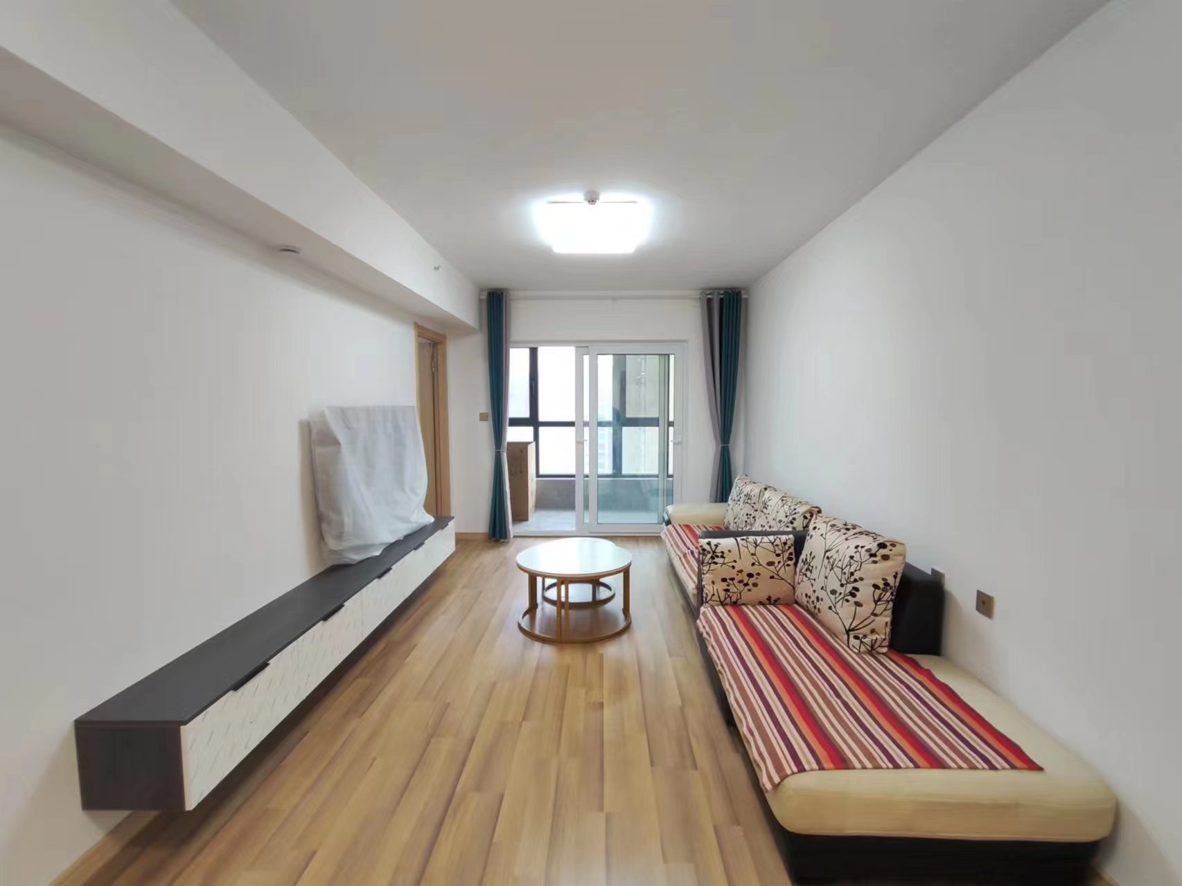中铁建万科翡翠  3室2厅1卫   3000.00元/月室内图