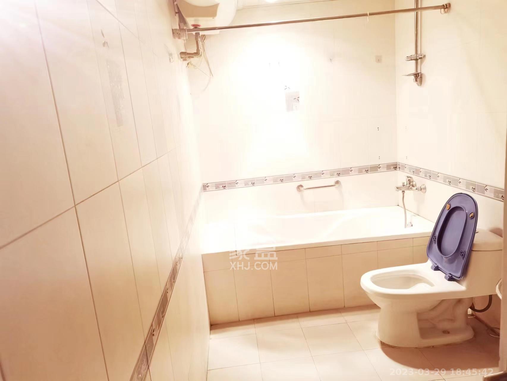 君临天厦 4室2厅2卫 4500.0元/月 君临天厦 4室2厅2卫 4500.0元/月室内图