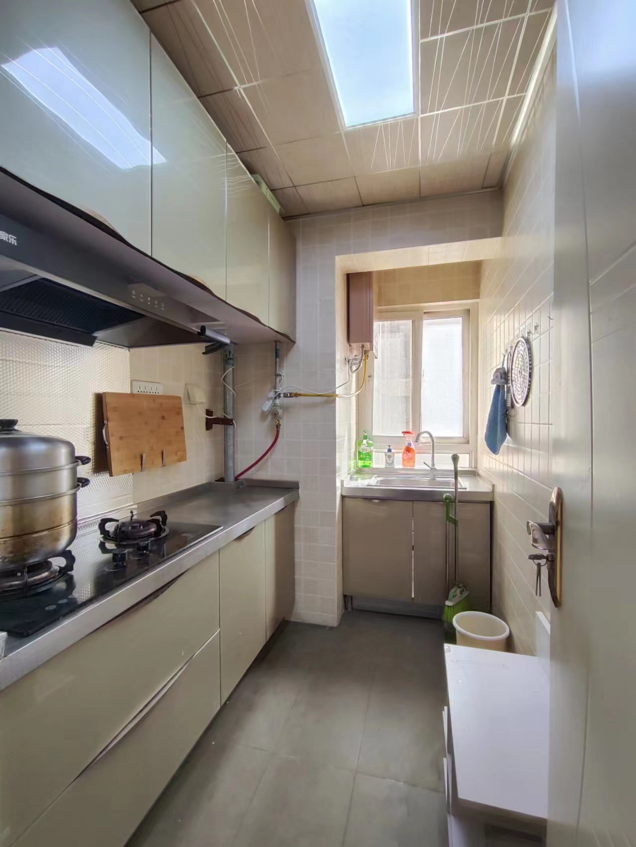 曲江华著中城 2室1厅1卫 2500.00元/月 曲江华著中城 2室1厅1卫 2500.00元/月室内图