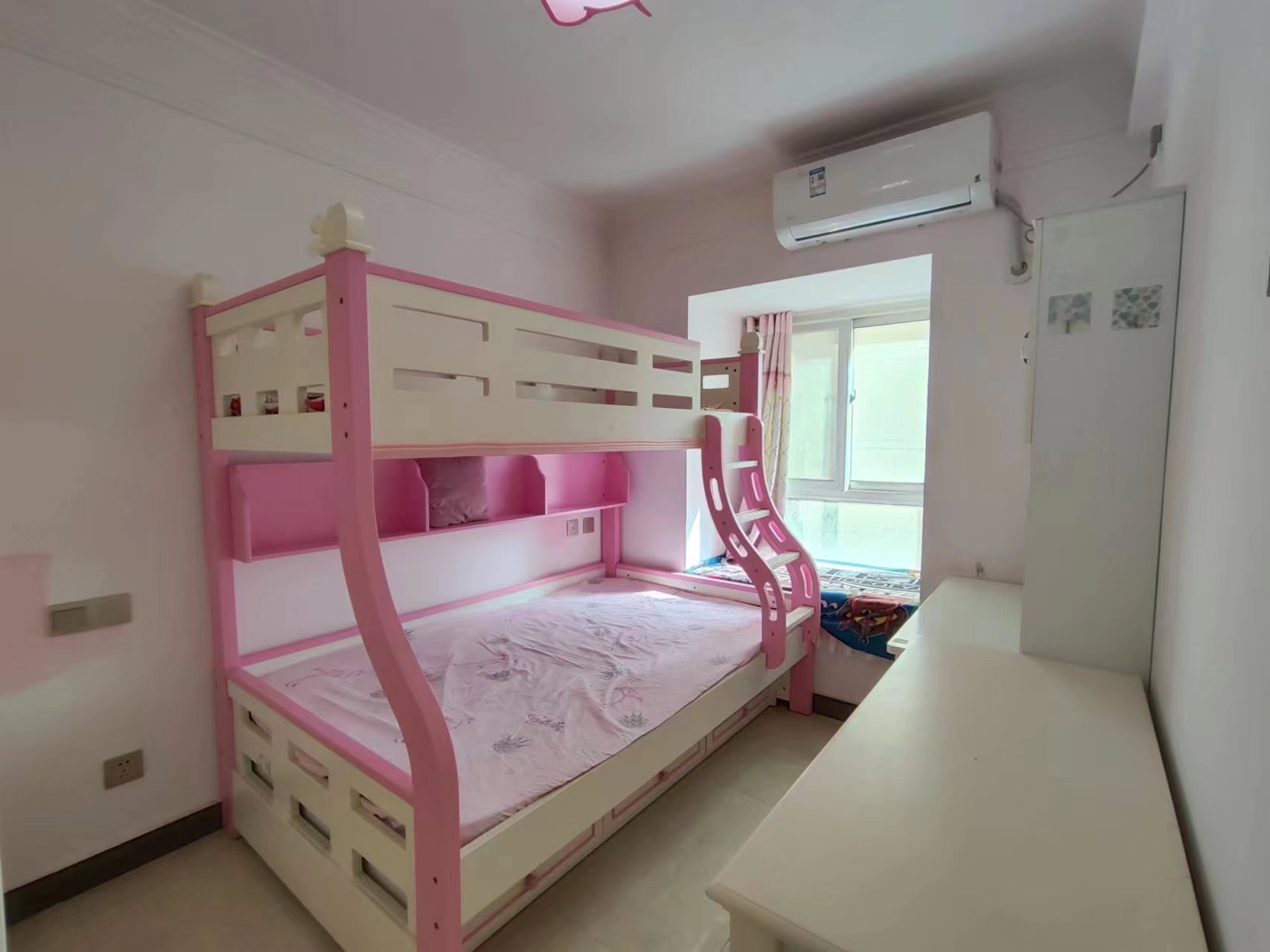 曲江华著中城 2室1厅1卫 2500.00元/月 曲江华著中城 2室1厅1卫 2500.00元/月室内图