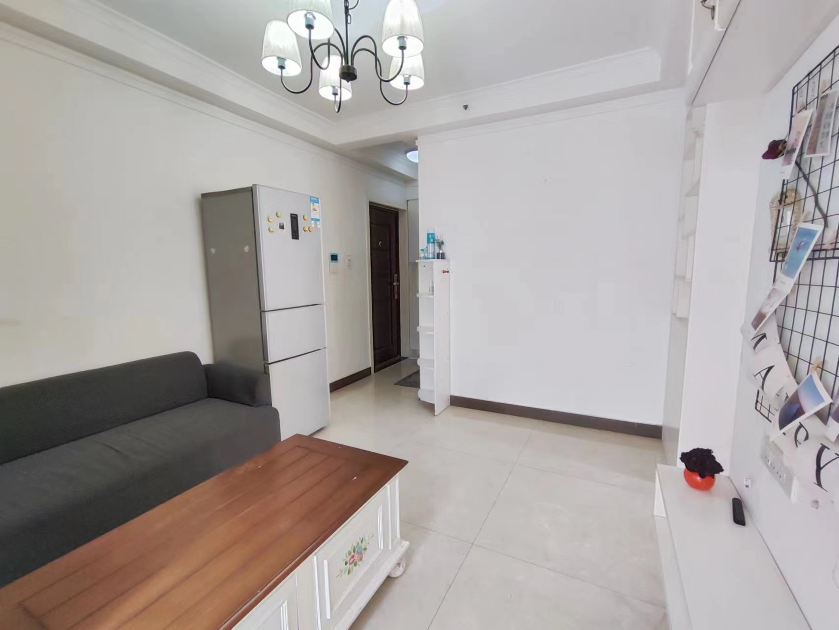 曲江华著中城 2室1厅1卫 2500.00元/月 曲江华著中城 2室1厅1卫 2500.00元/月室内图