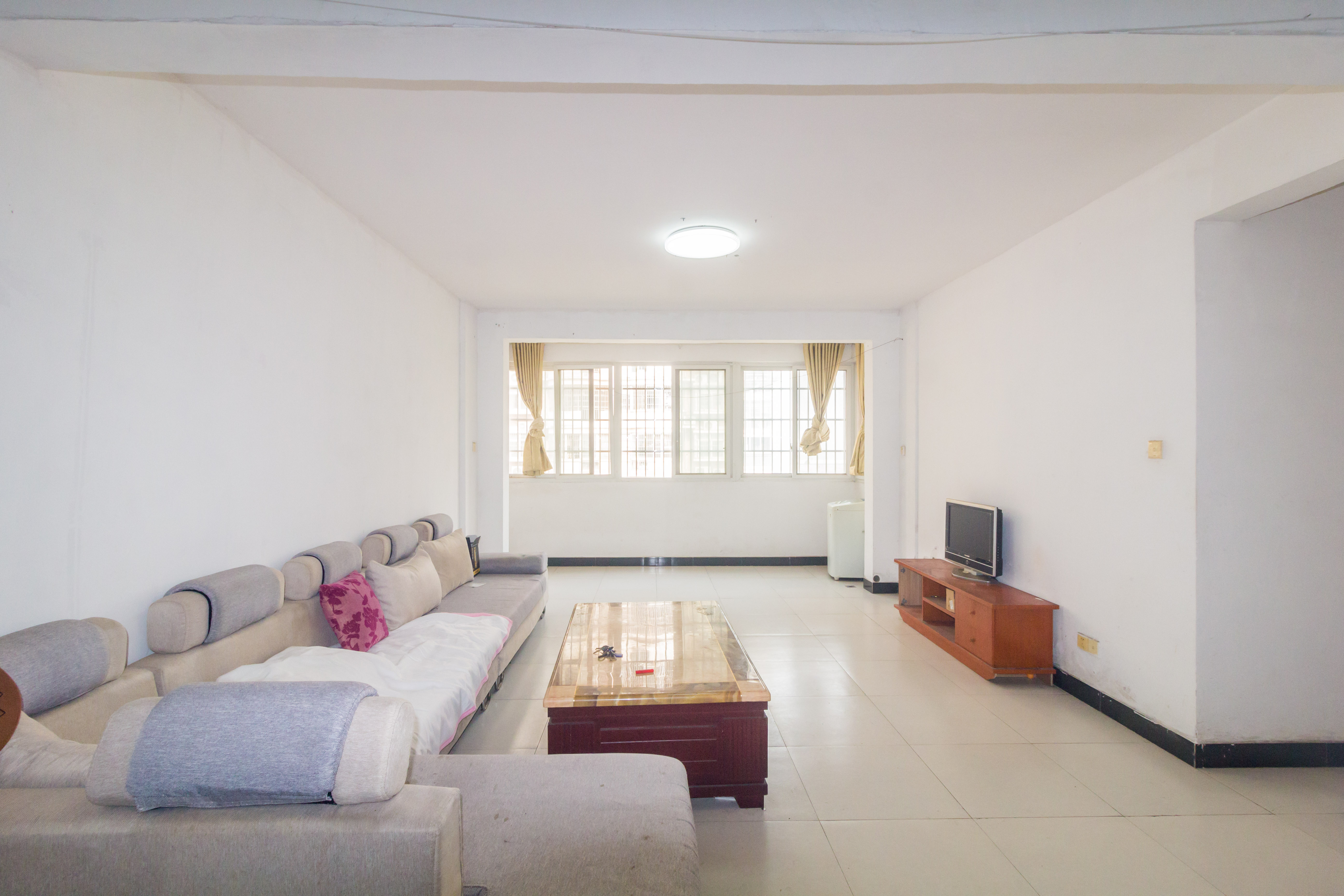 星城国际 3室2厅2卫 45.80万 星城国际 3室2厅2卫 45.80万客厅