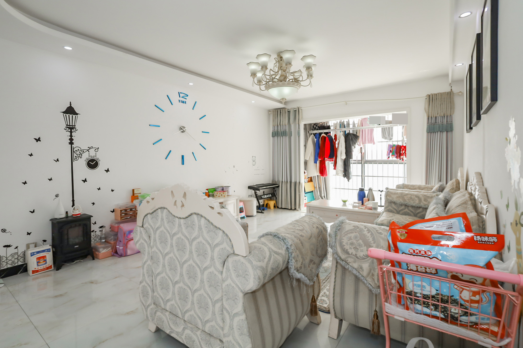 联美品格  3室2厅2卫    98.0万客厅