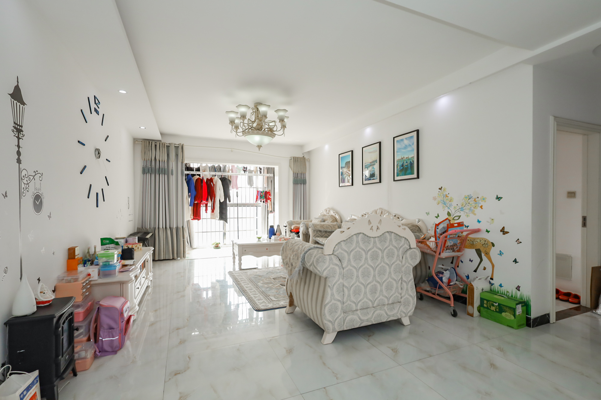 联美品格  3室2厅2卫    98.0万客厅