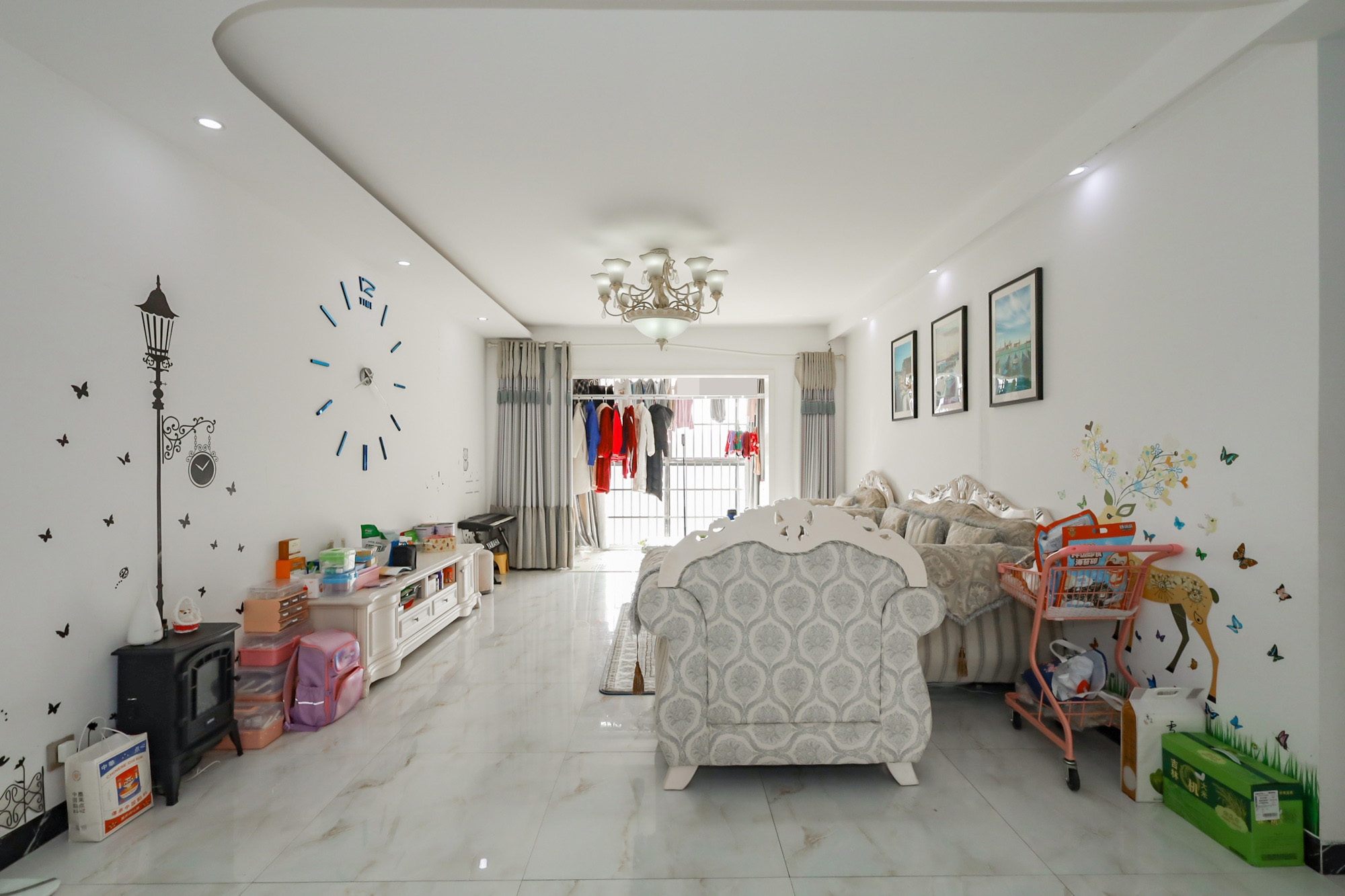 联美品格  3室2厅2卫    98.0万客厅