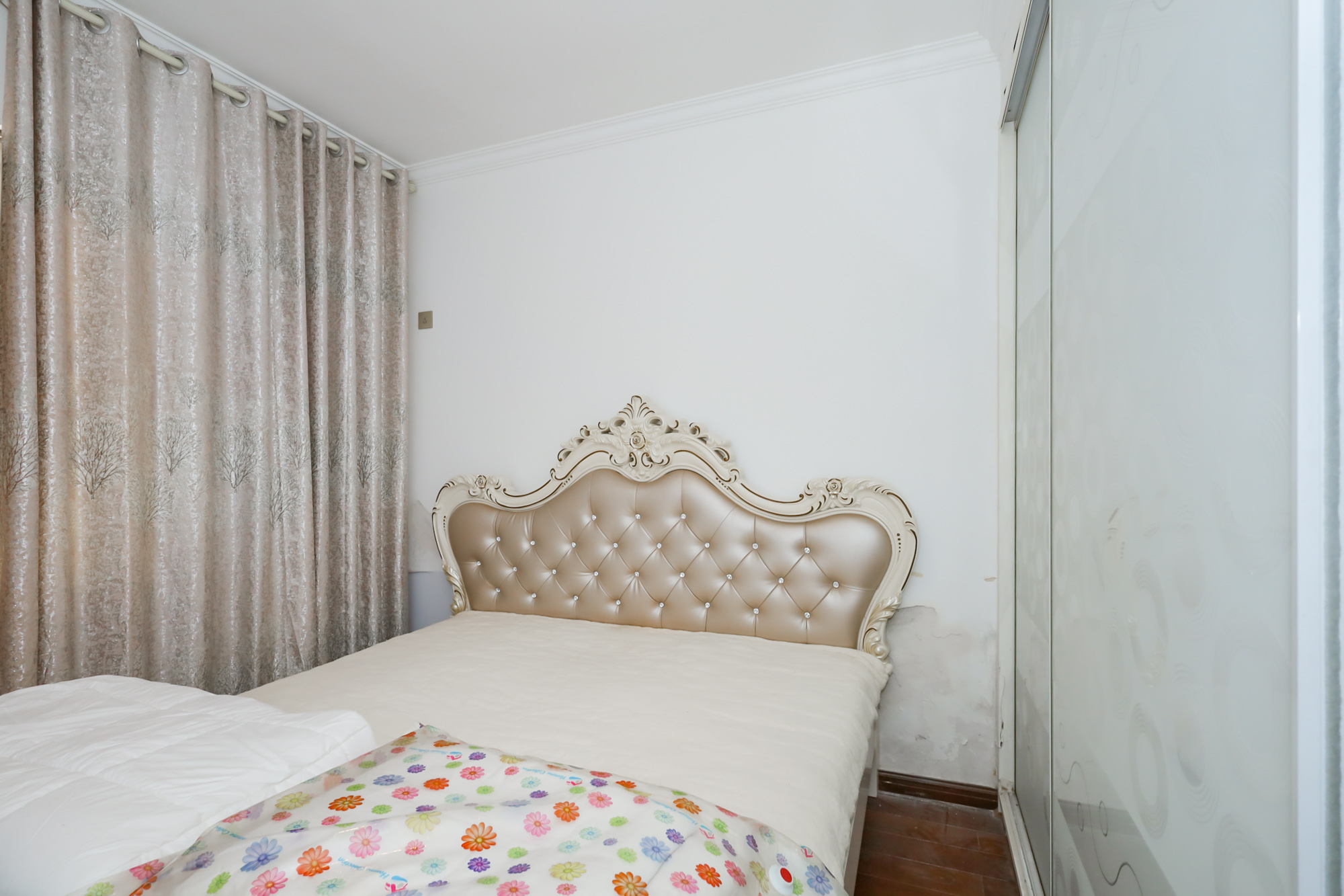 联美品格  3室2厅2卫    98.0万卧室