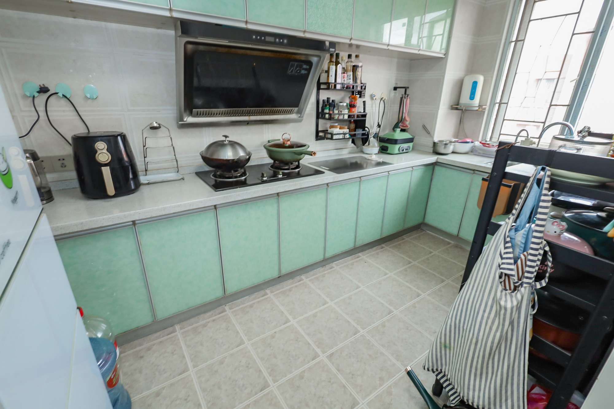 联美品格  3室2厅2卫    98.0万厨房