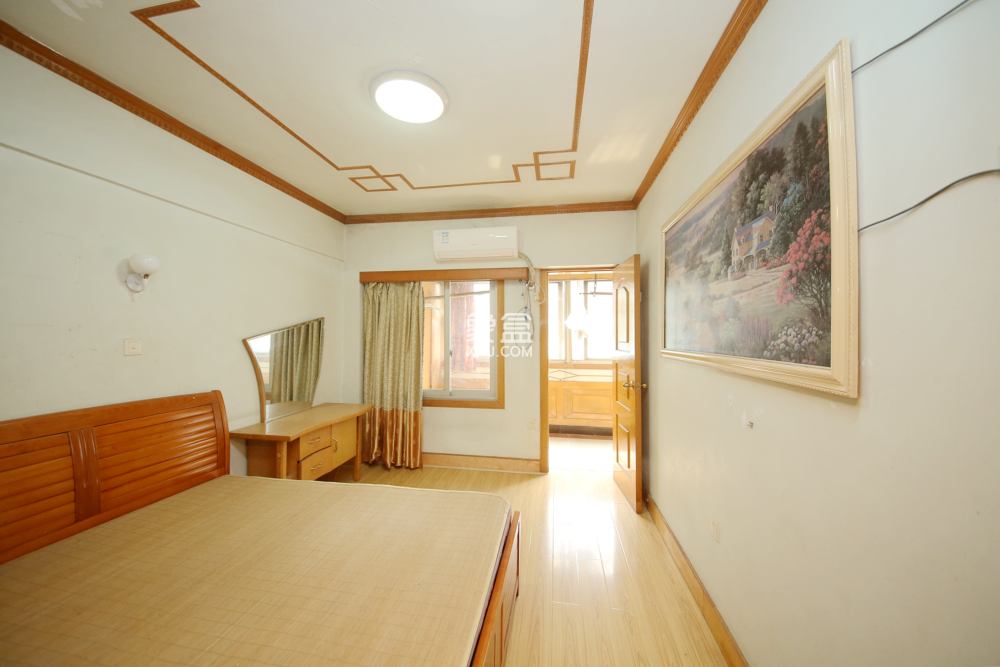 省建苑小區(qū)  4室2廳2衛(wèi)   105.00萬