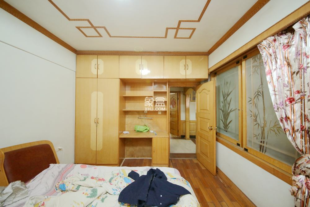 省建苑小區(qū)  4室2廳2衛(wèi)   105.00萬