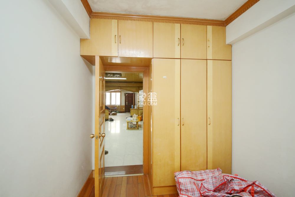 省建苑小區(qū)  4室2廳2衛(wèi)   105.00萬